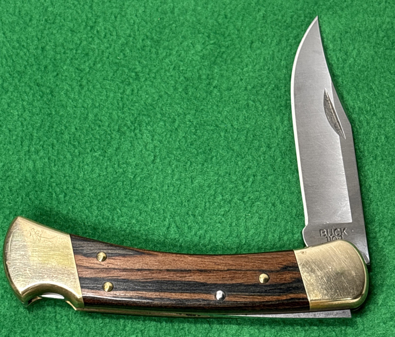 Vintage Buck 110 Folding Hunter Pocketknife - Wood Handle - Unused - 1974 USA Vintage Buck 110 Folding Hunter Pocketknife - Wood Handle - Unused - 1974 USA