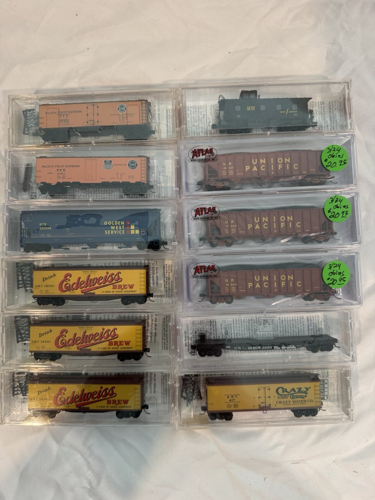 N Micro-Trains 12 Pack With Union Pacific And Edelweiss Brew Box Cars N Micro-Trains 12 Pack With Union Pacific And Edelweiss Brew Box Cars