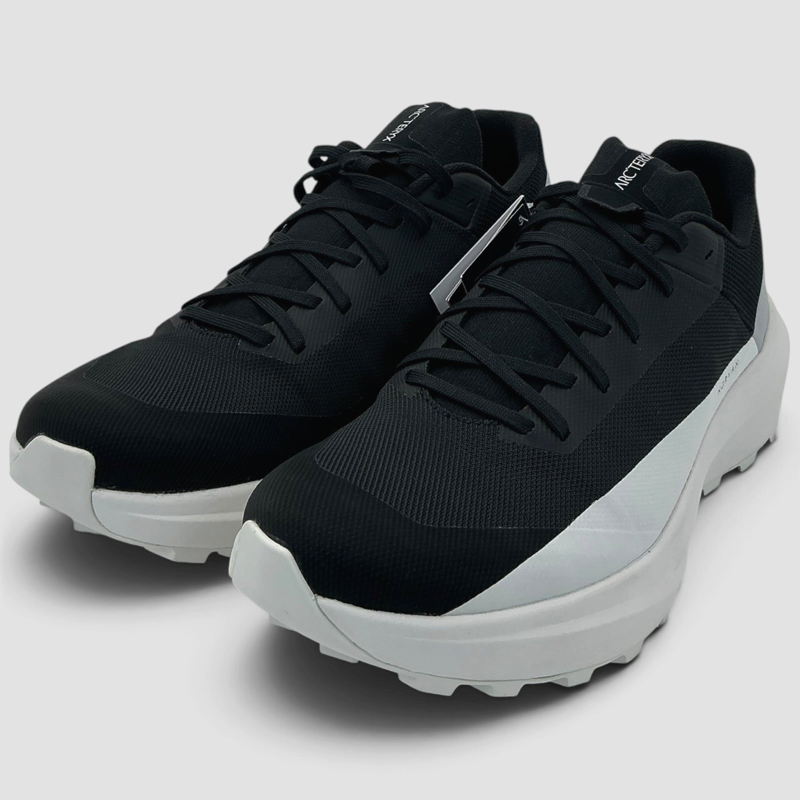 Arc\'teryx Norvan LD 4 Women\'s Size 9.5 Black/Arctic Silk Running Shoes NIB