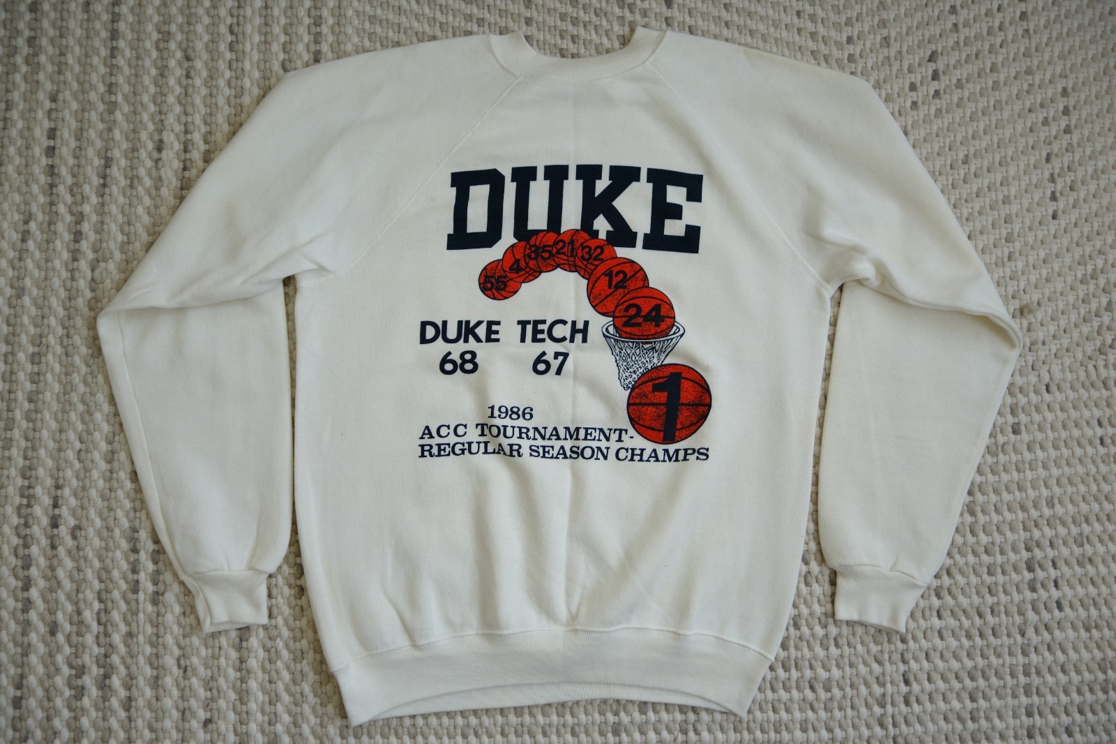 Vintage 1980s 1986 DUKE University Basketball White Pullover Sweater Unisex L