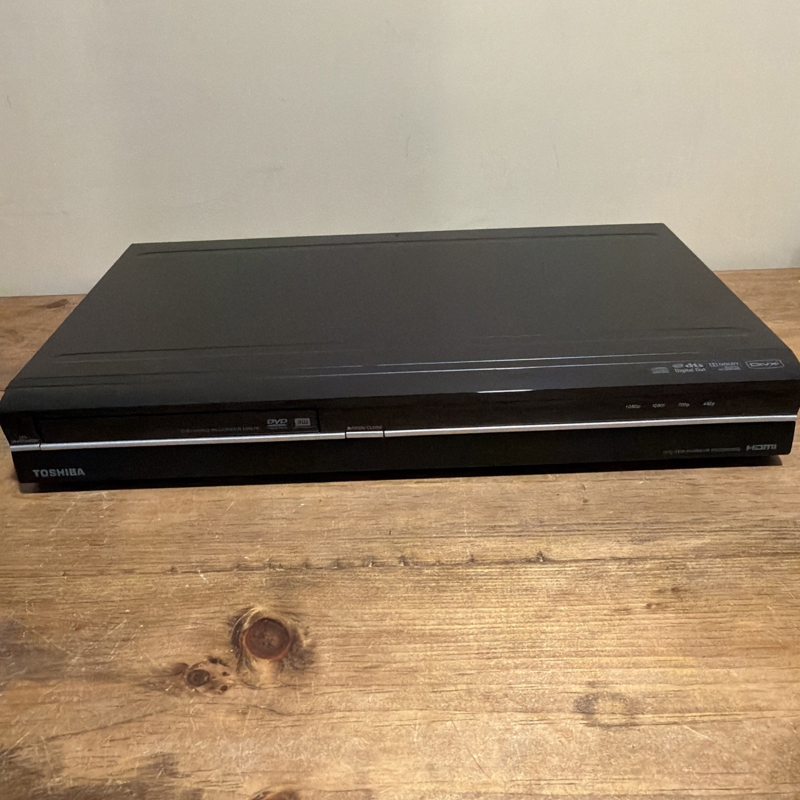 Toshiba DR570KU DVD Recorder w/ Digital Tuner Toshiba DR570KU DVD Recorder w/ Digital Tuner