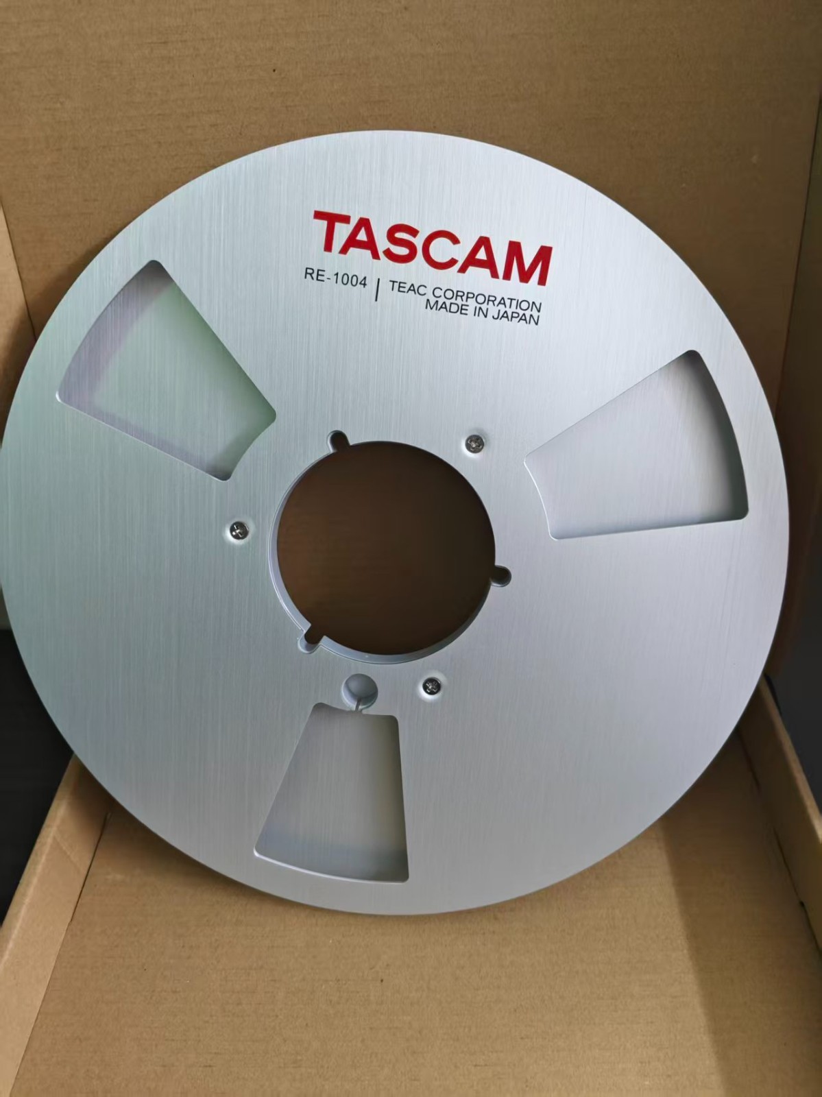 1 Silvery TASCAM 10.5\'\' 1/4 Light Metal Aluminum Reel to Reel Tape Reel RE-1400