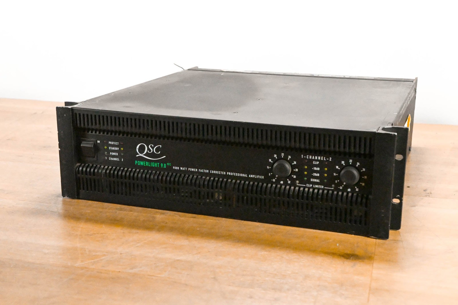 QSC PowerLight 9.0 PFC Power Factor Corrected 2-Channel Power Amplifier CG011UT