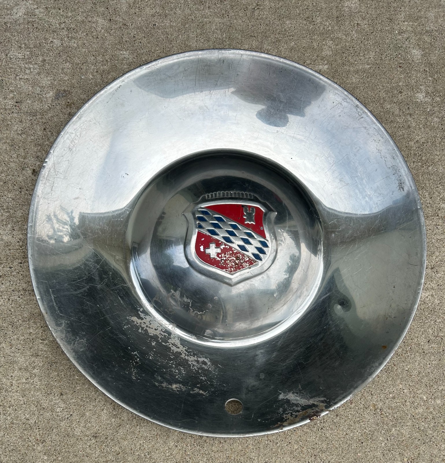 1 Original 1952 Buick Roadmaster Hubcap Wheel Rim Hub