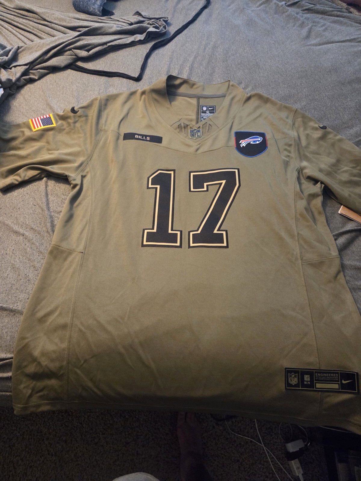 NWT Josh Allen #17 Bills Olive NWT Salute To Service Stitched Jersey Sz XL NWT Josh Allen #17 Bills Olive NWT Salute To Service Stitched Jersey Sz XL