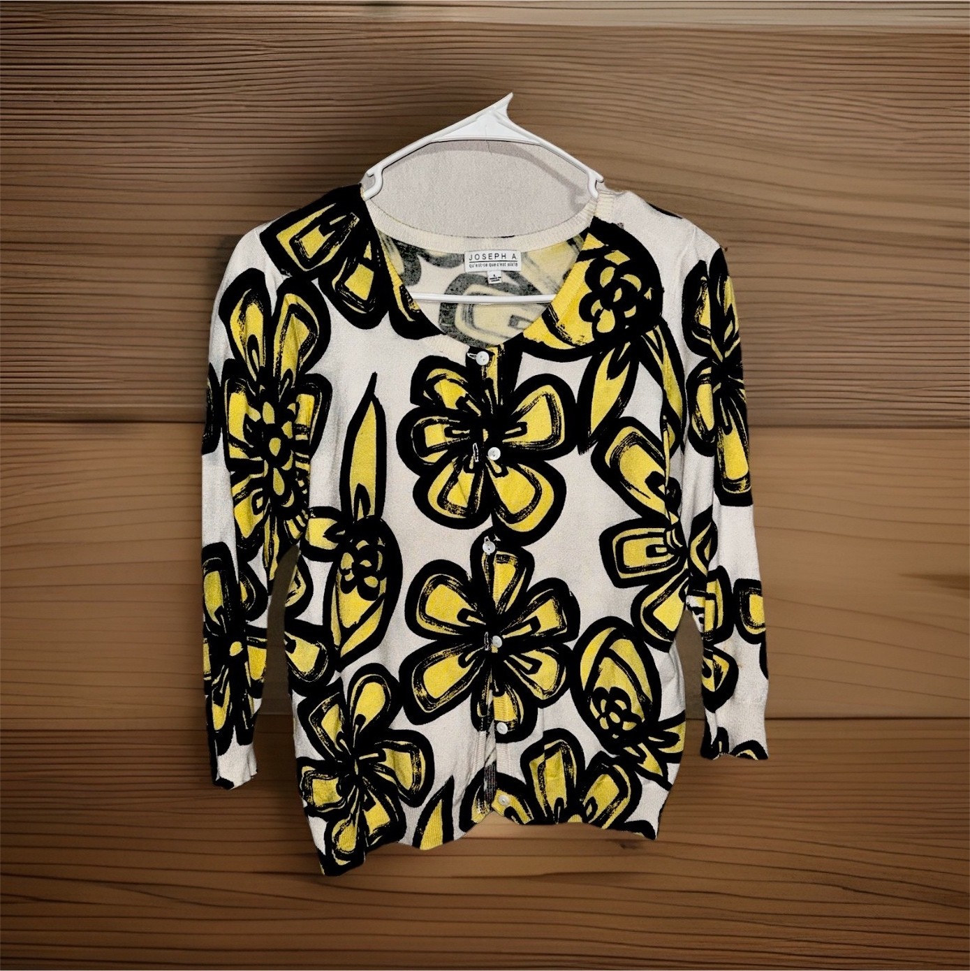 Joseph A. Women\'s Button-Front Floral Cardigan Sweater L Round Neck White/Yellow Joseph A. Women\'s Button-Front Floral Cardigan Sweater L Round Neck White/Yellow