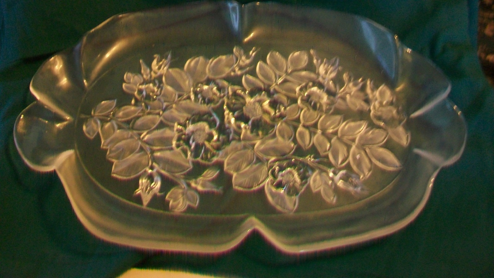 Vintage Clear & Frosted Glass Serving Tray with Flowers & Leaves Scallop Edges 