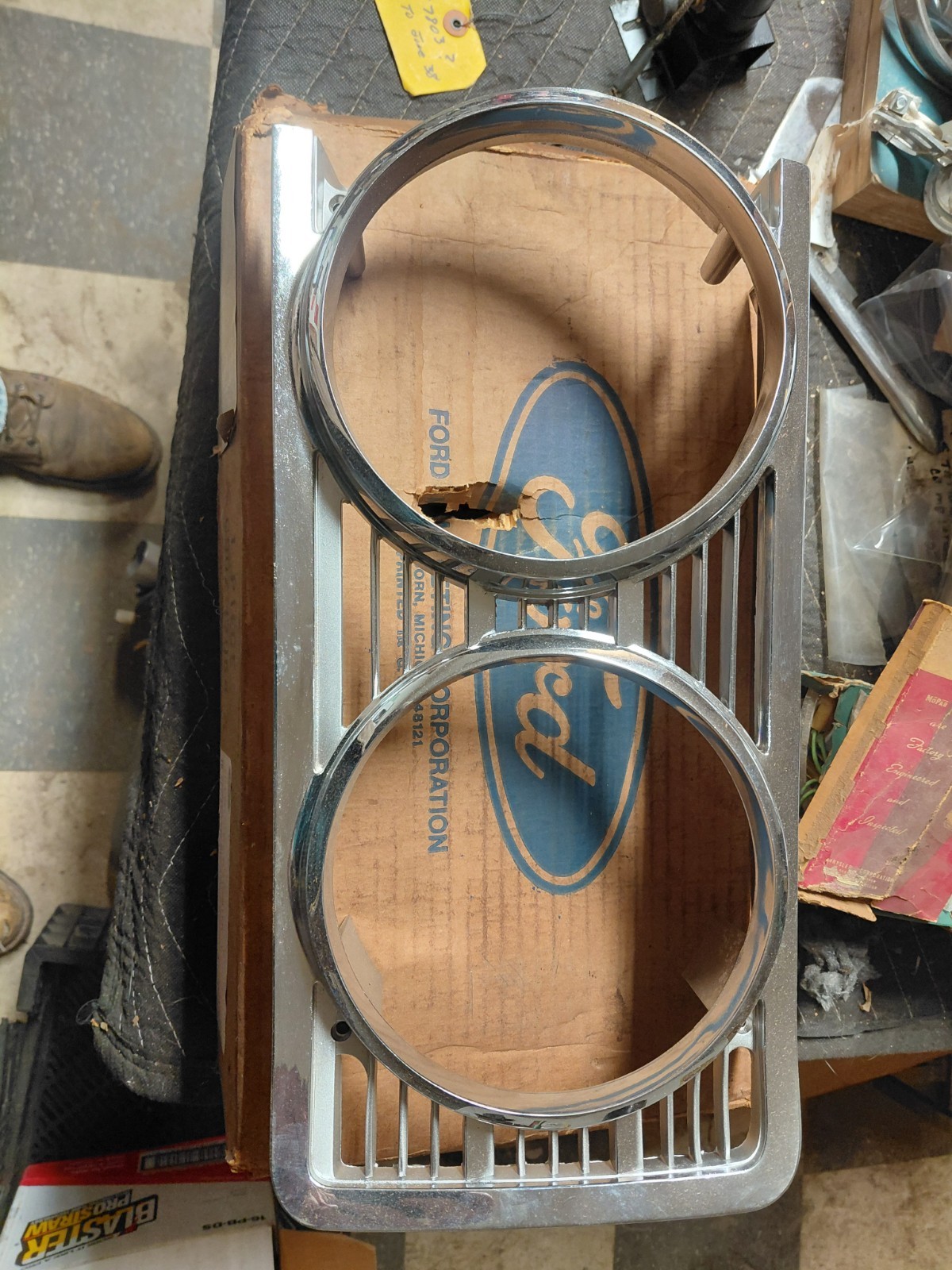 NOS 1969 FORD TORINO FAIRLANE RANCHERO RH HEADLIGHT BEZEL C9OZ-13064-K 69 NOS 1969 FORD TORINO FAIRLANE RANCHERO RH HEADLIGHT BEZEL C9OZ-13064-K 69