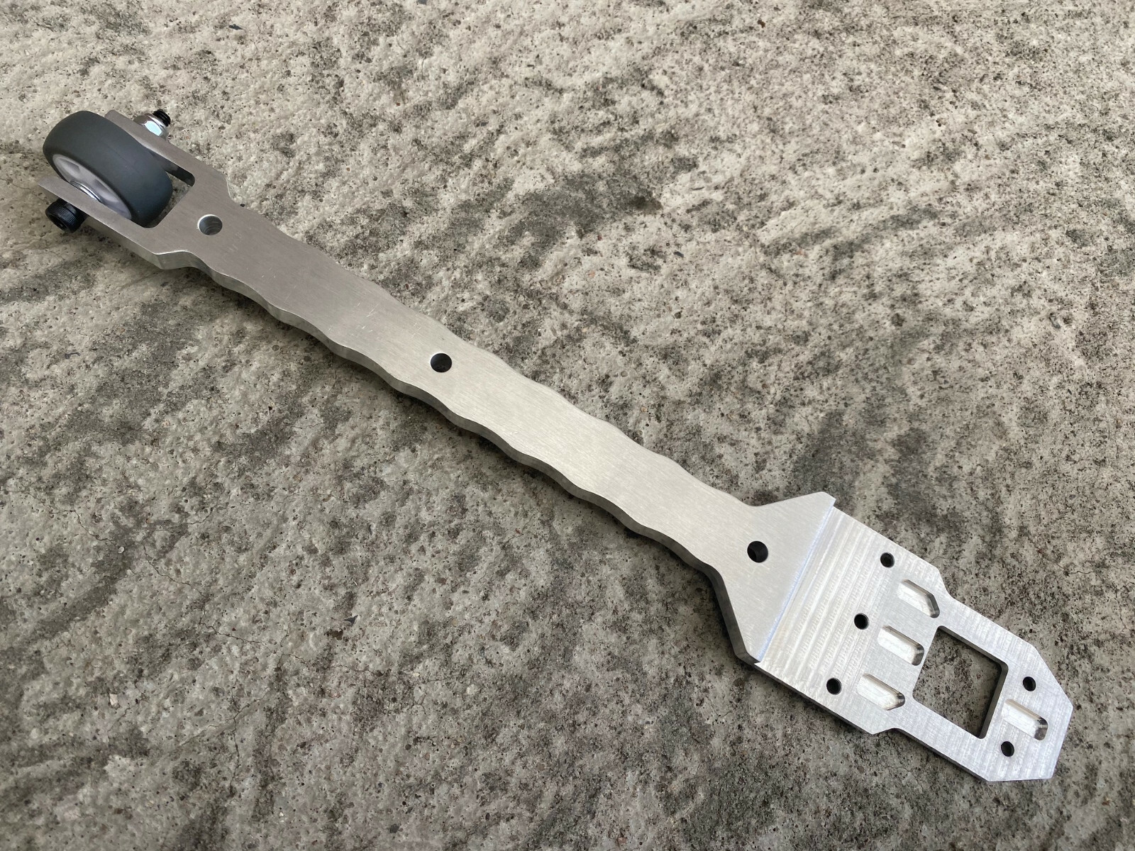 Aluminum Wheelie Bar for Arrma 1/7 MOJAVE Aluminum Wheelie Bar for Arrma 1/7 MOJAVE