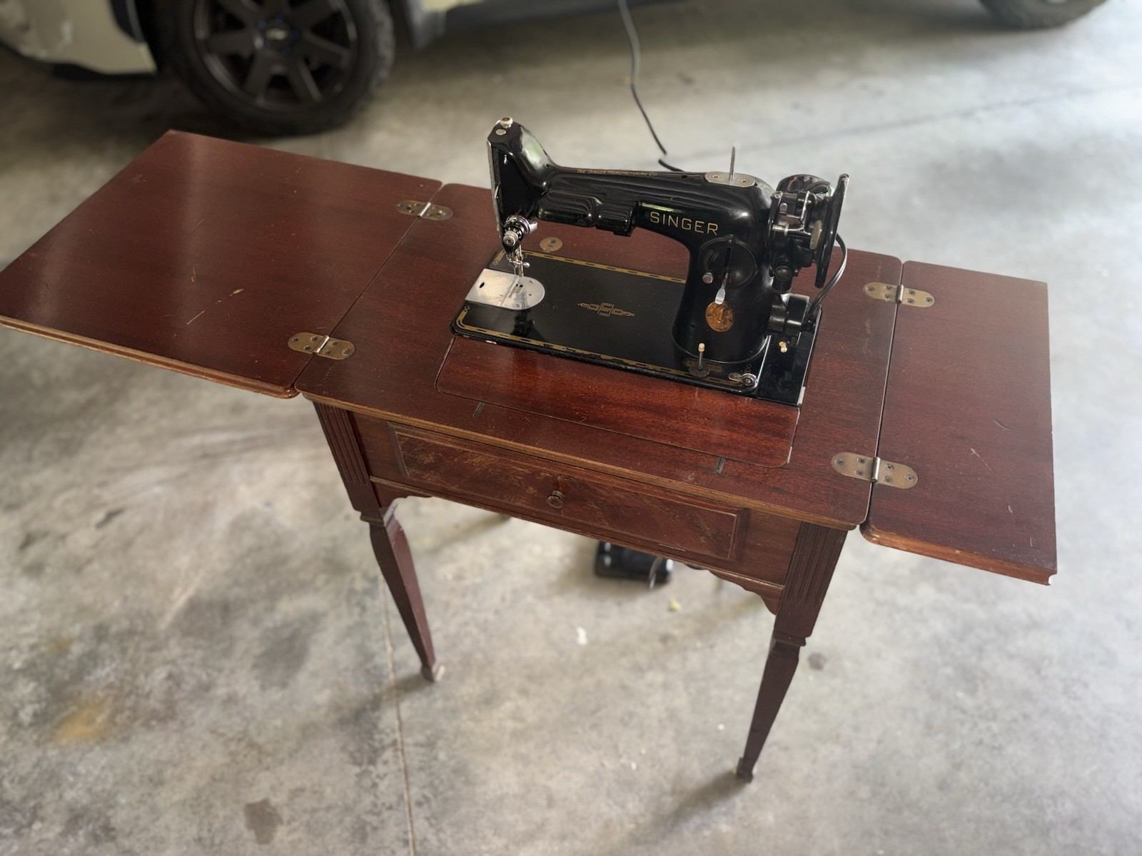1941 Vintage Singer Electric Sewing Machine Singer 201 TESTED WORKS 1941 Vintage Singer Electric Sewing Machine Singer 201 TESTED WORKS