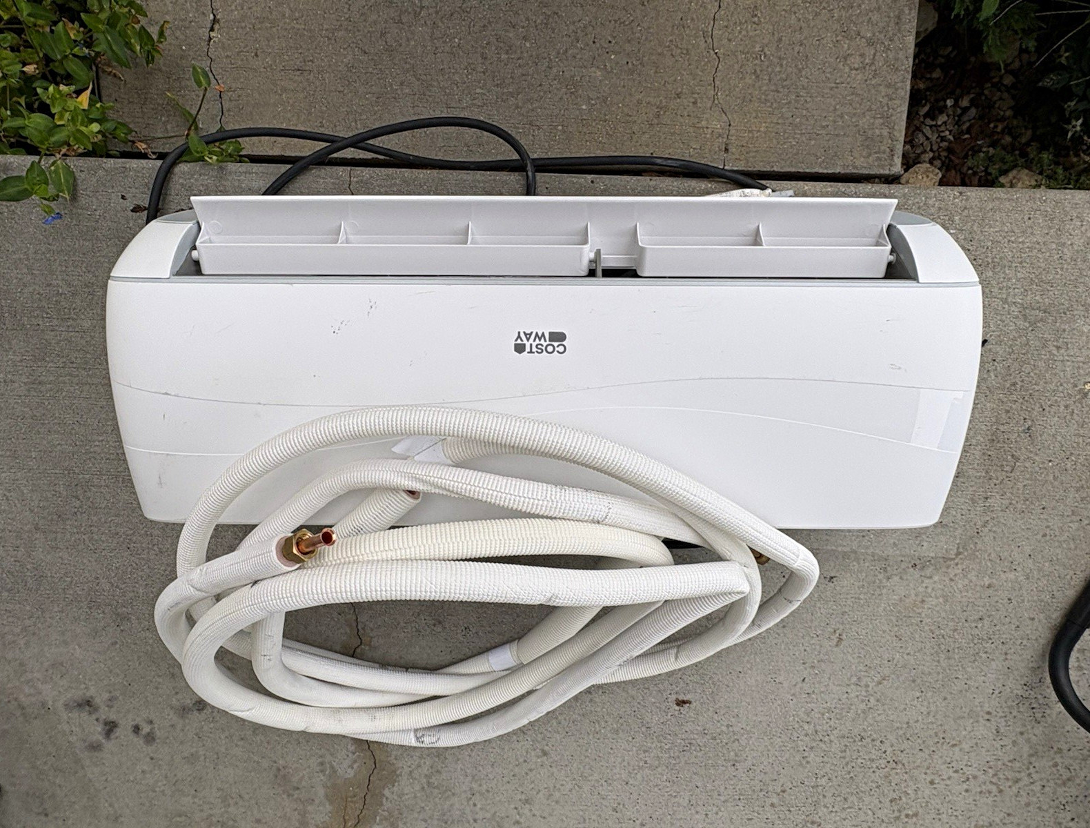 Costway 12,000 BTU 115V Wall-Mounted Ductless Mini Split, White, Remote/Timer Costway 12,000 BTU 115V Wall-Mounted Ductless Mini Split, White, Remote/Timer