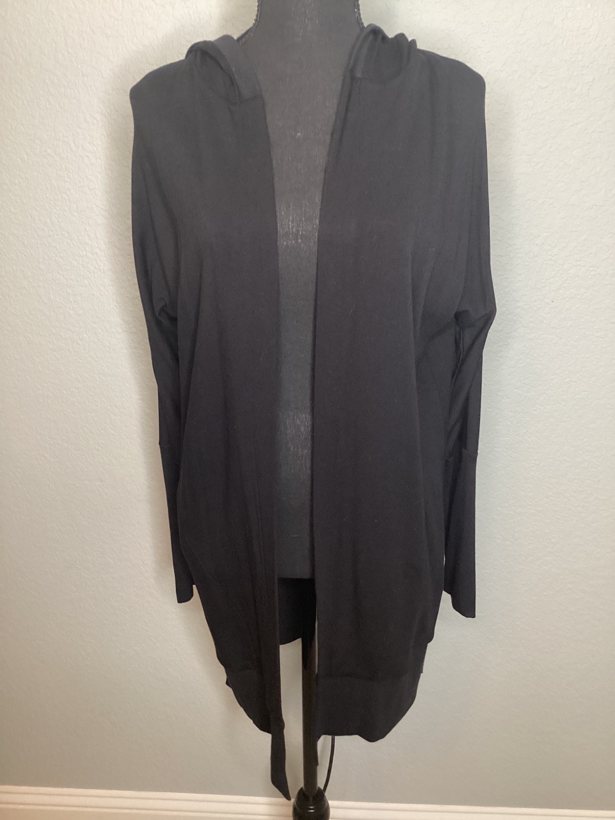 Soma Weekend Soft Lounge Wrap. Hooded. BLack. Size MED - NWT Soma Weekend Soft Lounge Wrap. Hooded. BLack. Size MED - NWT