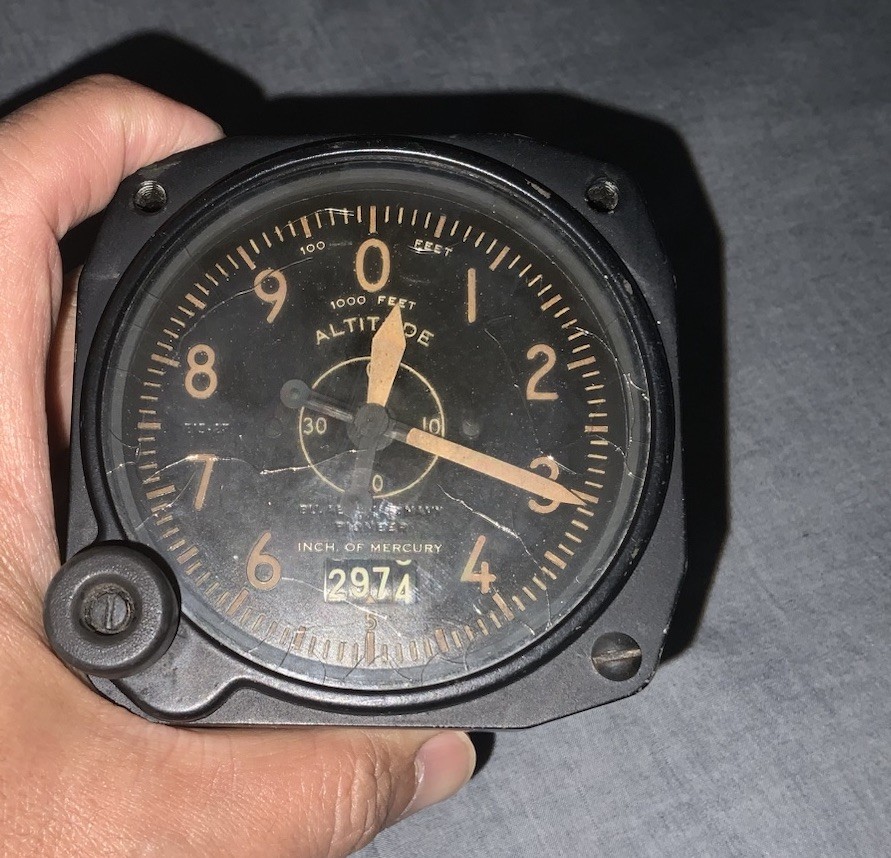 Vintage Bendix Pioneer Altimeter Untested Vintage Bendix Pioneer Altimeter Untested