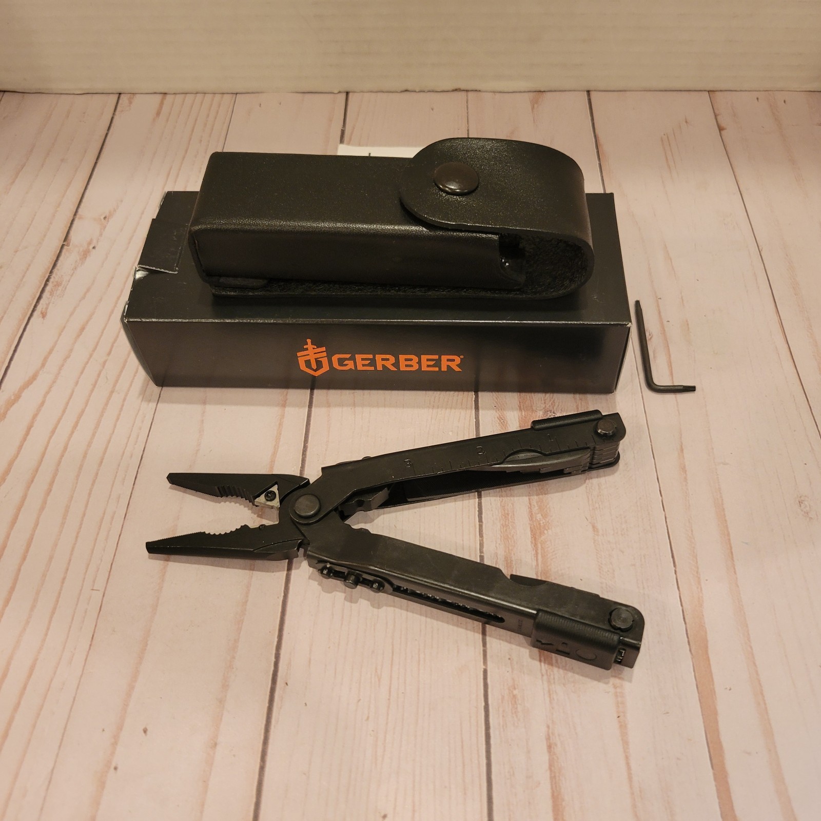 Gerber Multi Tool US Military MP600 Needle Nose Black Leather Sheath NIB