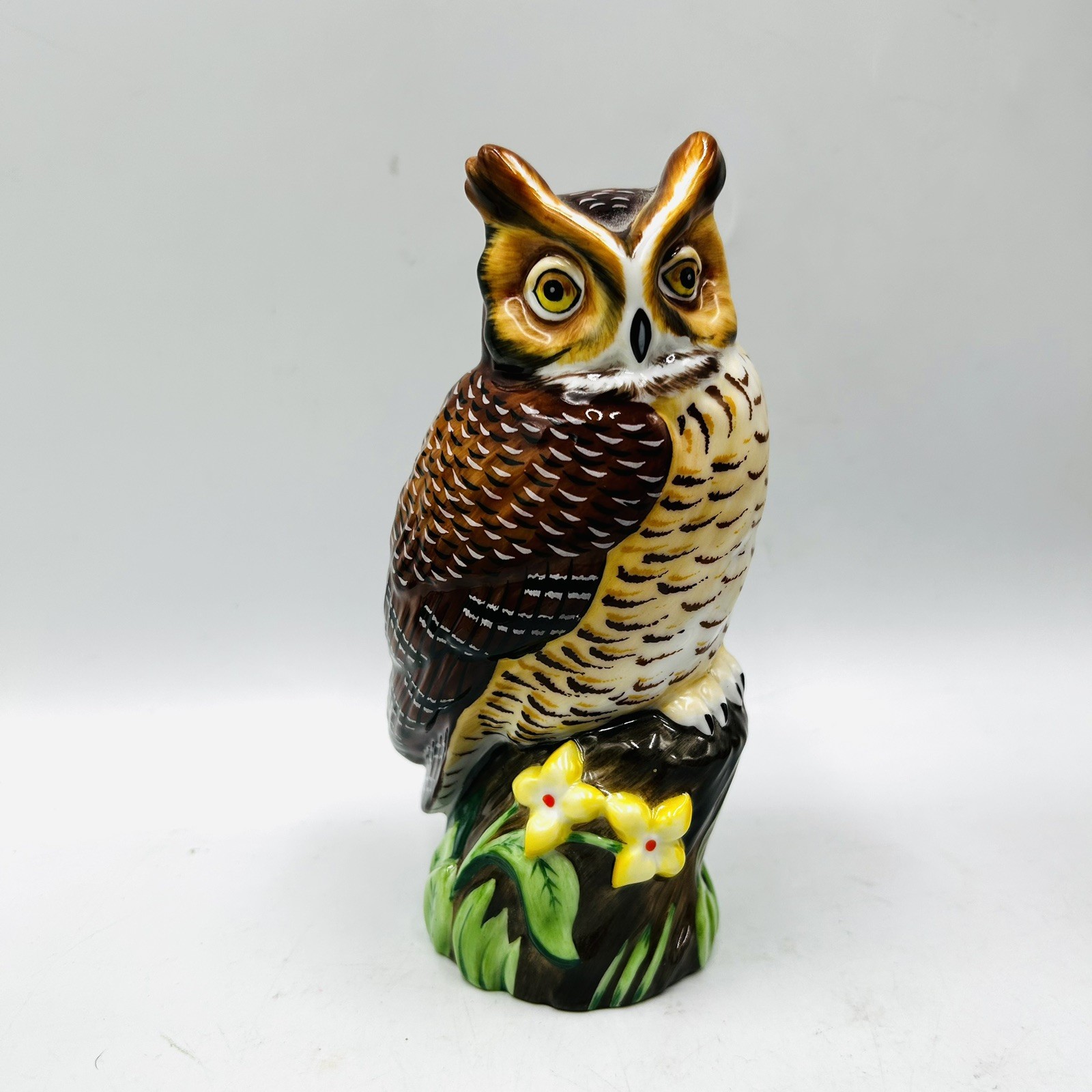 Hollohaza Porcelain Great Horned Owl with Mouse Made In Hungary Lynn Chase