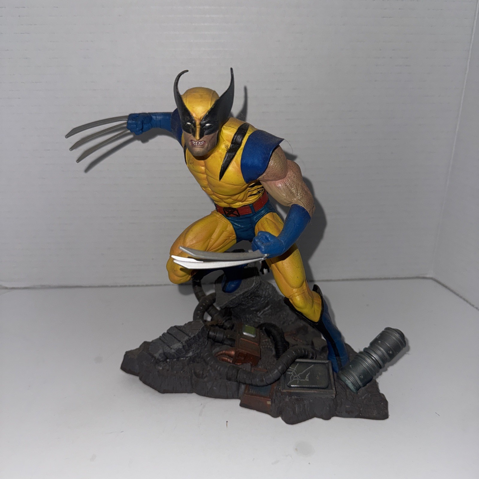 Wolverine PVC Diamond Select Diorama Figure Statue X-Men Marvel Wolverine PVC Diamond Select Diorama Figure Statue X-Men Marvel