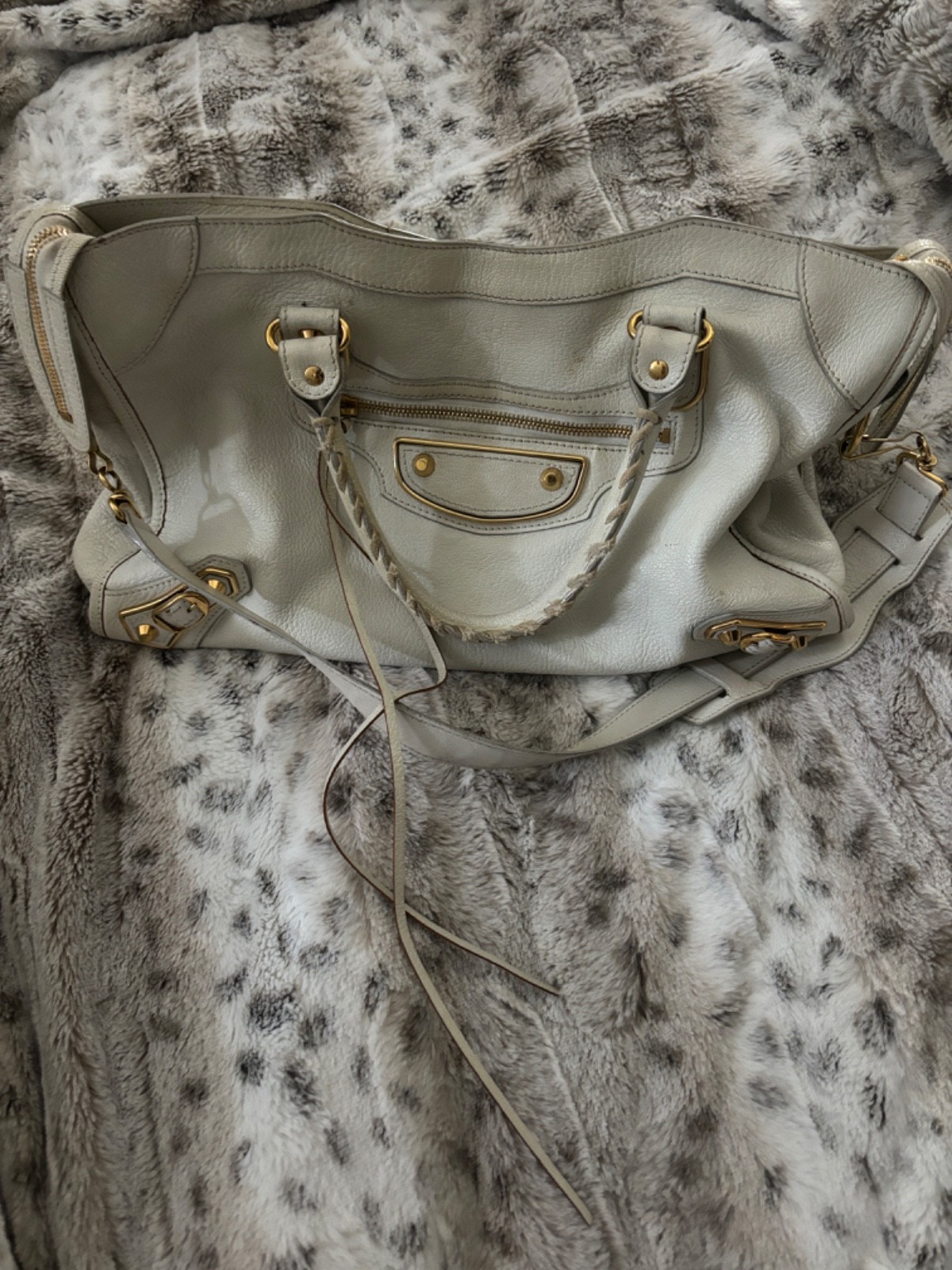 Balenciaga Medium Leather City Bag Gold Hardware Bag Off White Used Condition Balenciaga Medium Leather City Bag Gold Hardware Bag Off White Used Condition