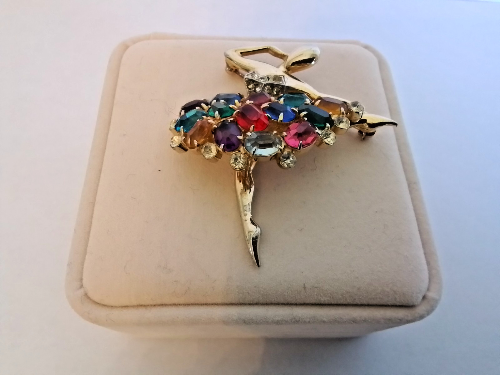 RARE MB Boucher 'Sonia' Ballerina Tutu Pin With Stunning Multicoloured Gems RARE MB Boucher 'Sonia' Ballerina Tutu Pin With Stunning Multicoloured Gems