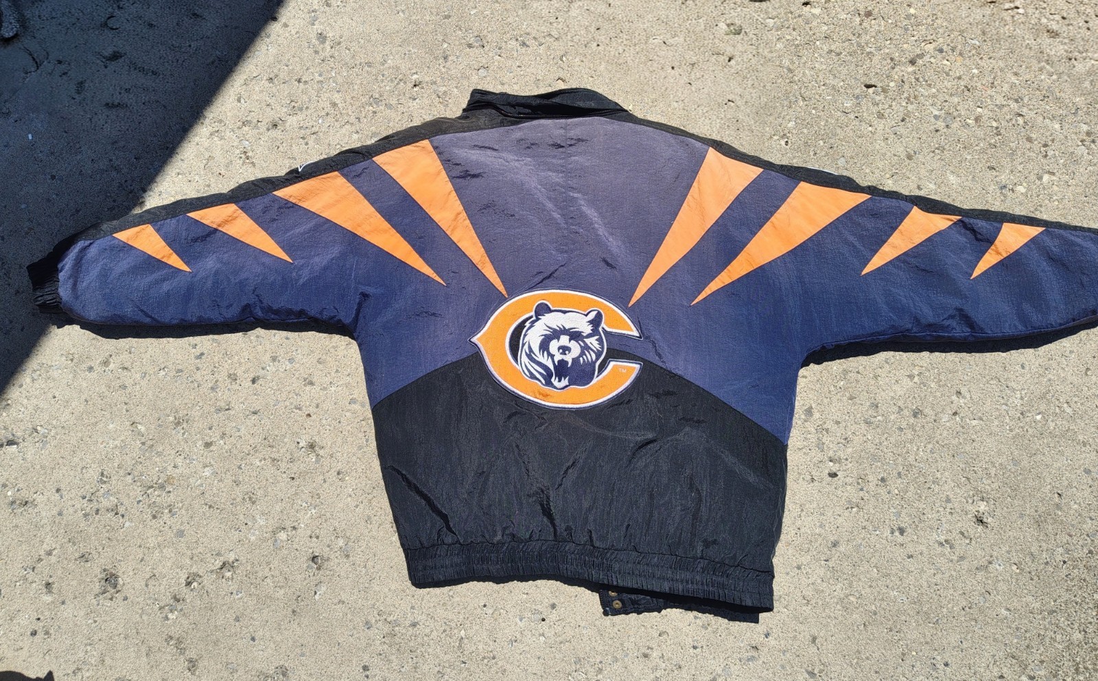 VINTAGE APEX ONE PRO LINE \'SHARKTOOTH\' CHICAGO BEARS JACKET SIZE L