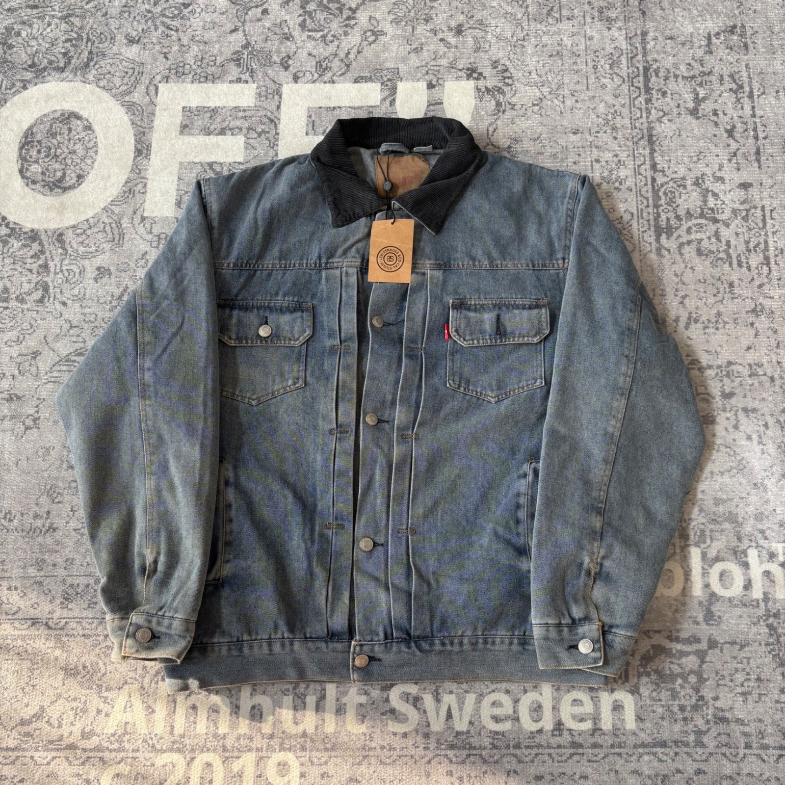 Stussy x Levi\'s Embossed Denim Trucker Jacket Mens XL Blue Wash Corduroy NWT