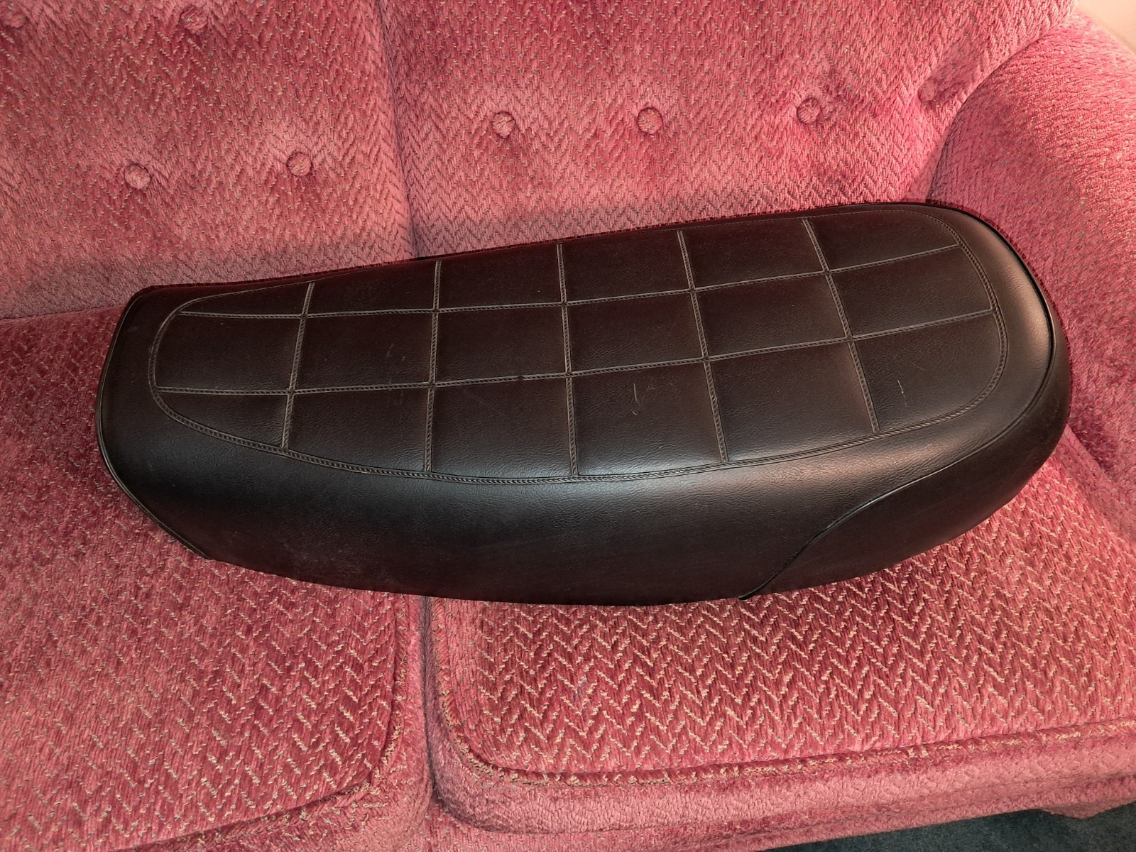 VINTAGE KAWASAKI MOTORCYCLE SEAT