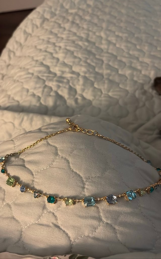 Vintage Multi-Stone Gold-Tone Necklace Vintage Multi-Stone Gold-Tone Necklace