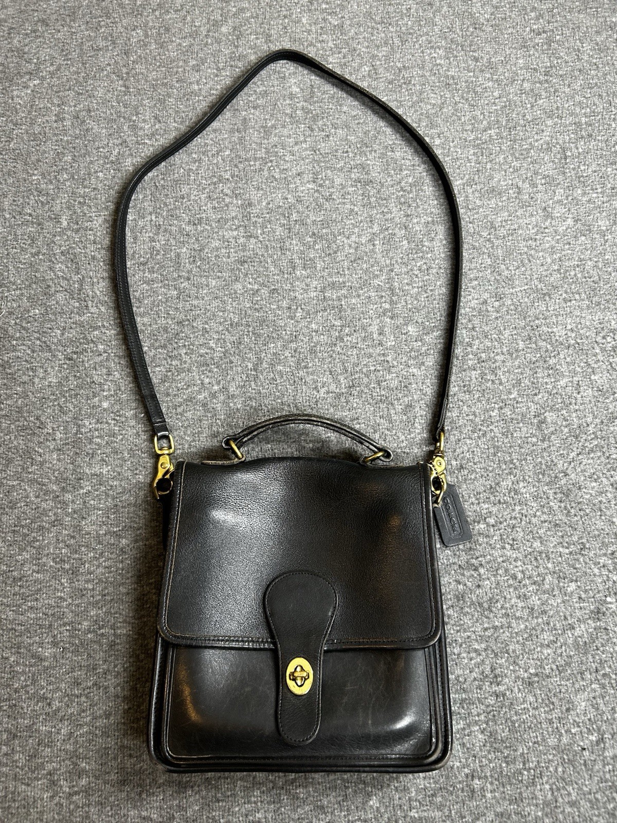 VTG Coach Station Bag 5130 Black Leather Crossbody Purse USA Made Turnlock 90’s VTG Coach Station Bag 5130 Black Leather Crossbody Purse USA Made Turnlock 90’s