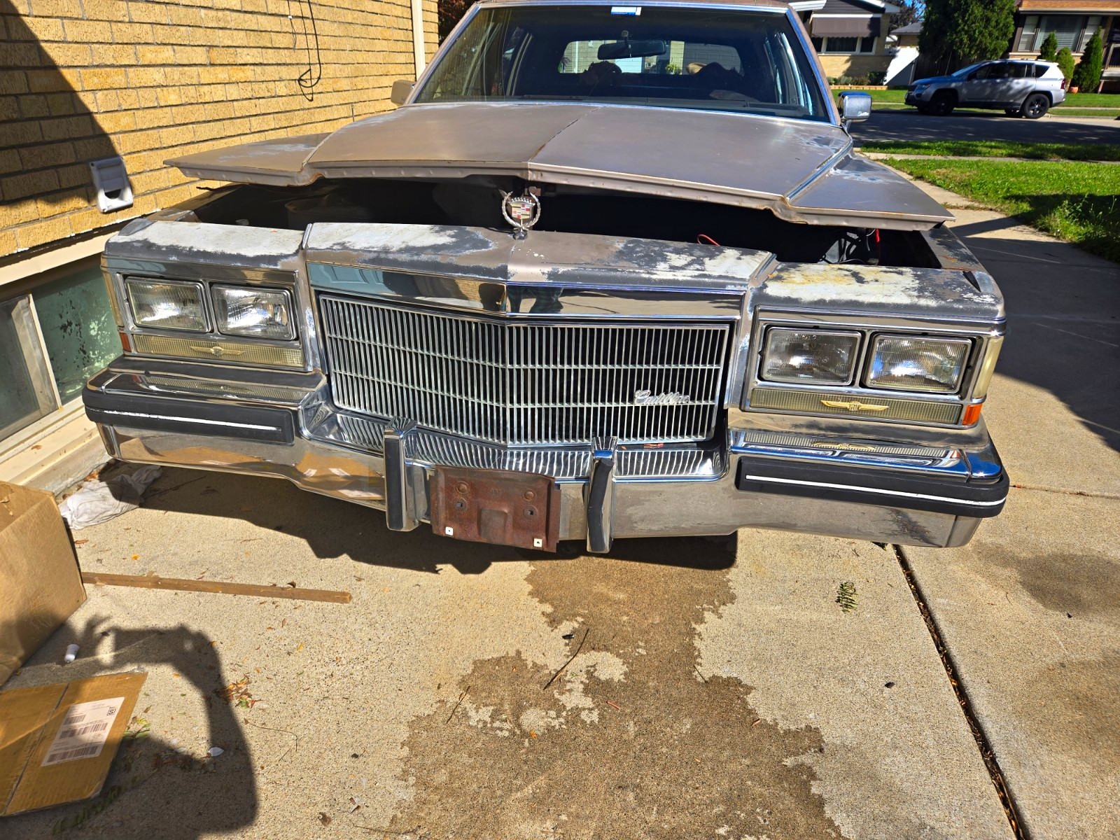 1983 Cadillac Fleetwood Broughman Chrome Grill, Bumber Headlights 1983 Cadillac Fleetwood Broughman Chrome Grill, Bumber Headlights