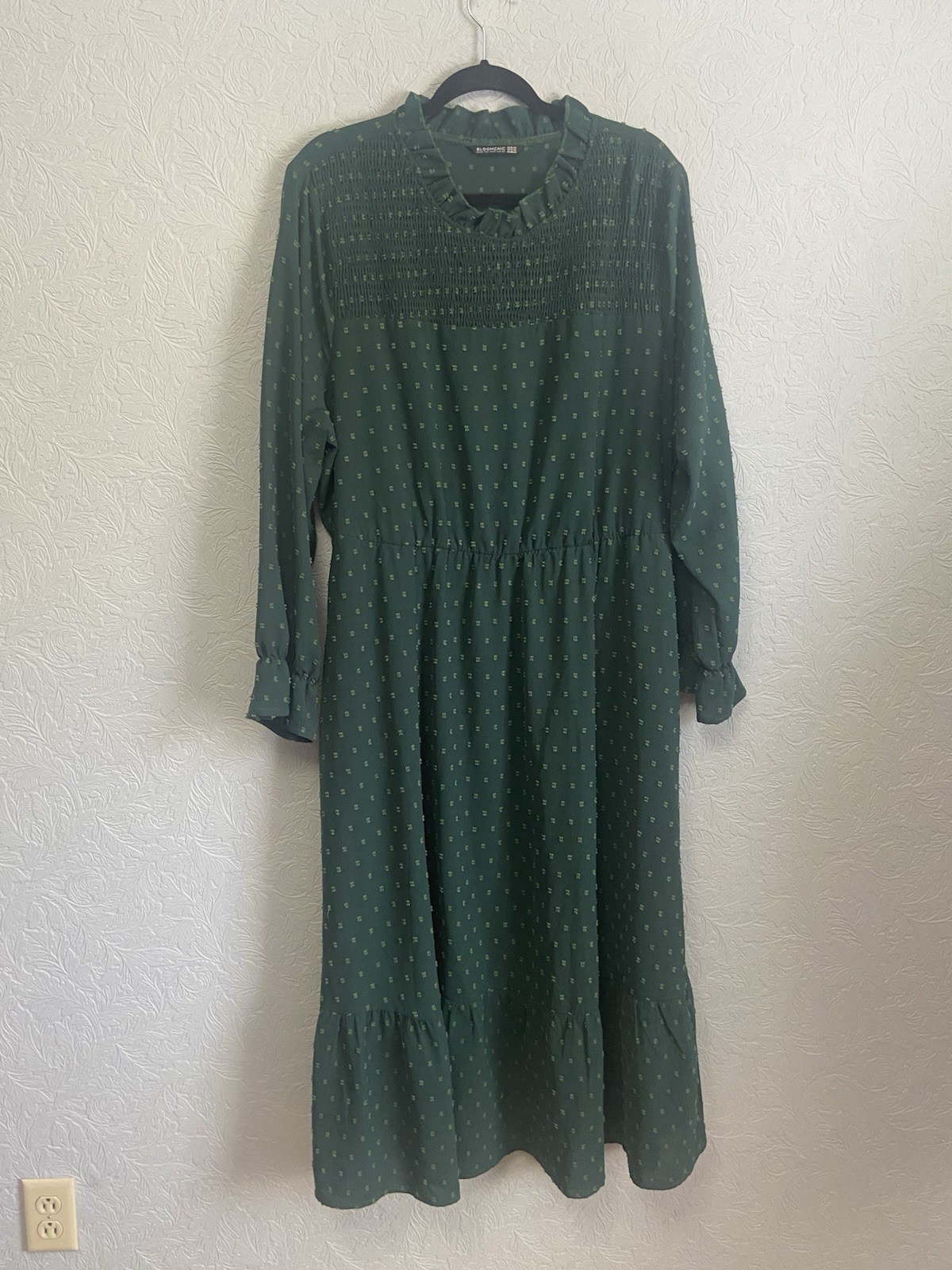 BloomChic Women’s Size 18-20 Green Dot Midi Dress Smocked Ruffle Long Sleeve B22