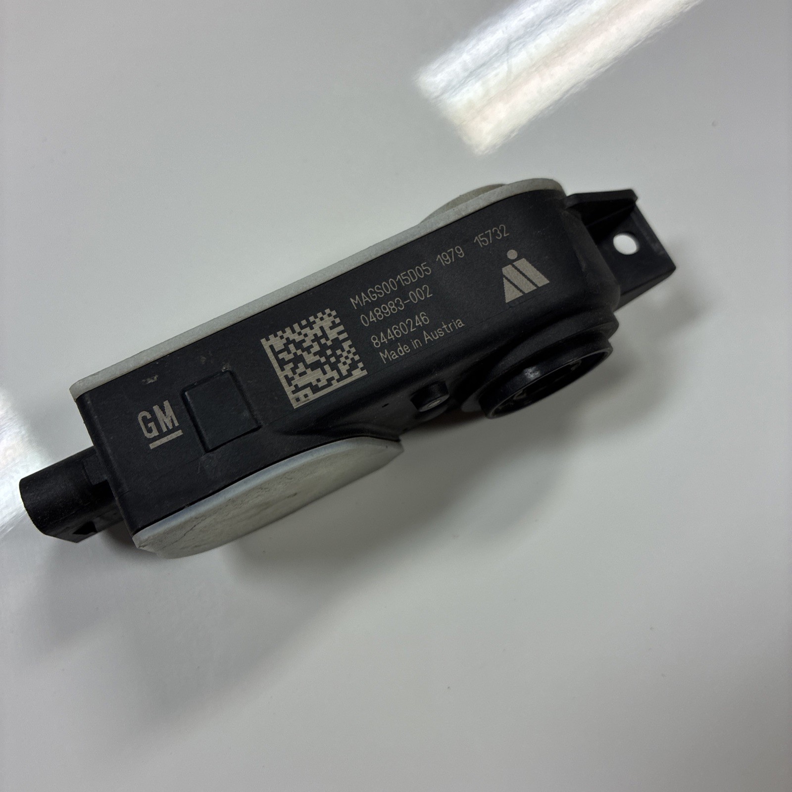 OEM 2018-2024 GMC TERRAIN Chevy Equinox Air Shutter motor OEM 2018-2024 GMC TERRAIN Chevy Equinox Air Shutter motor