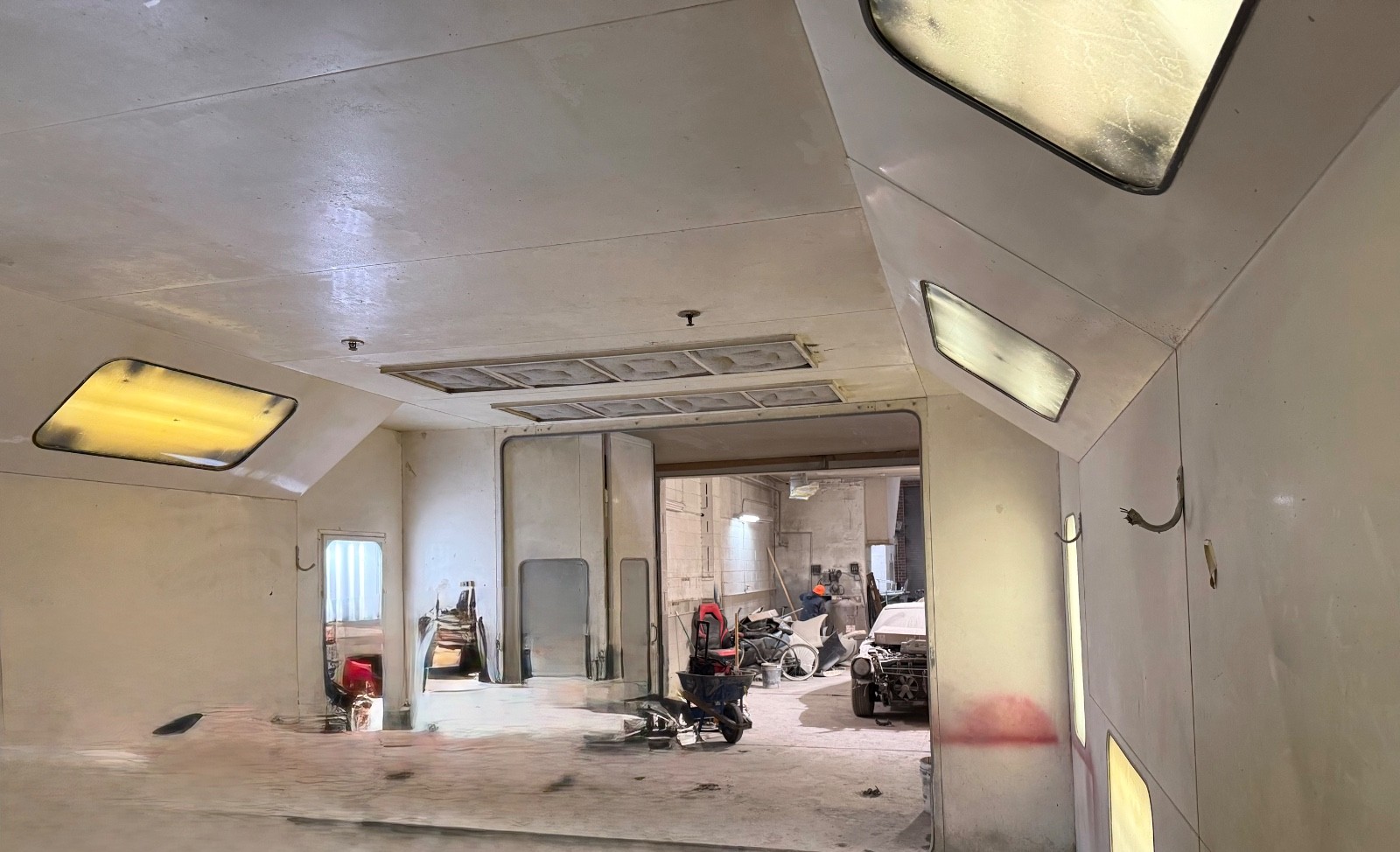 auto body shop paint booth