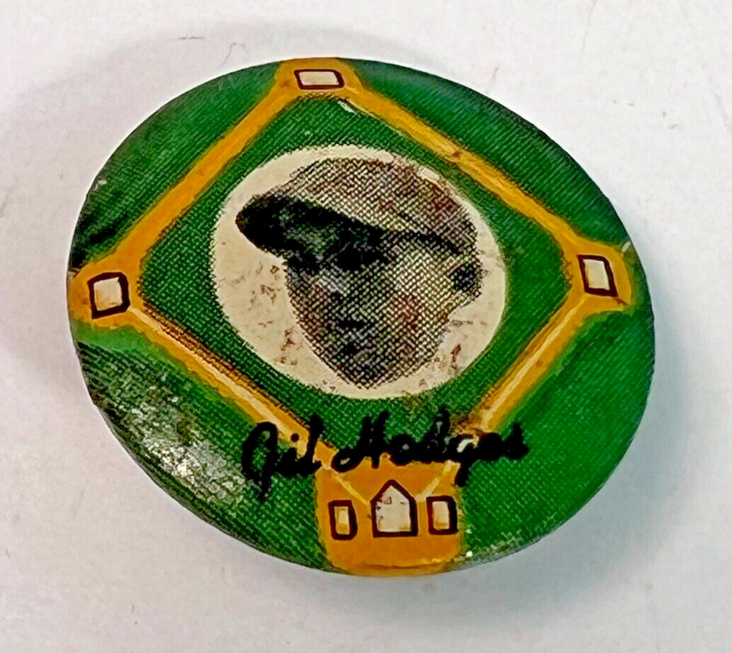 1956 PM15 Rare GIL HODGES Yellow Basepath Pinback Button 7/8\