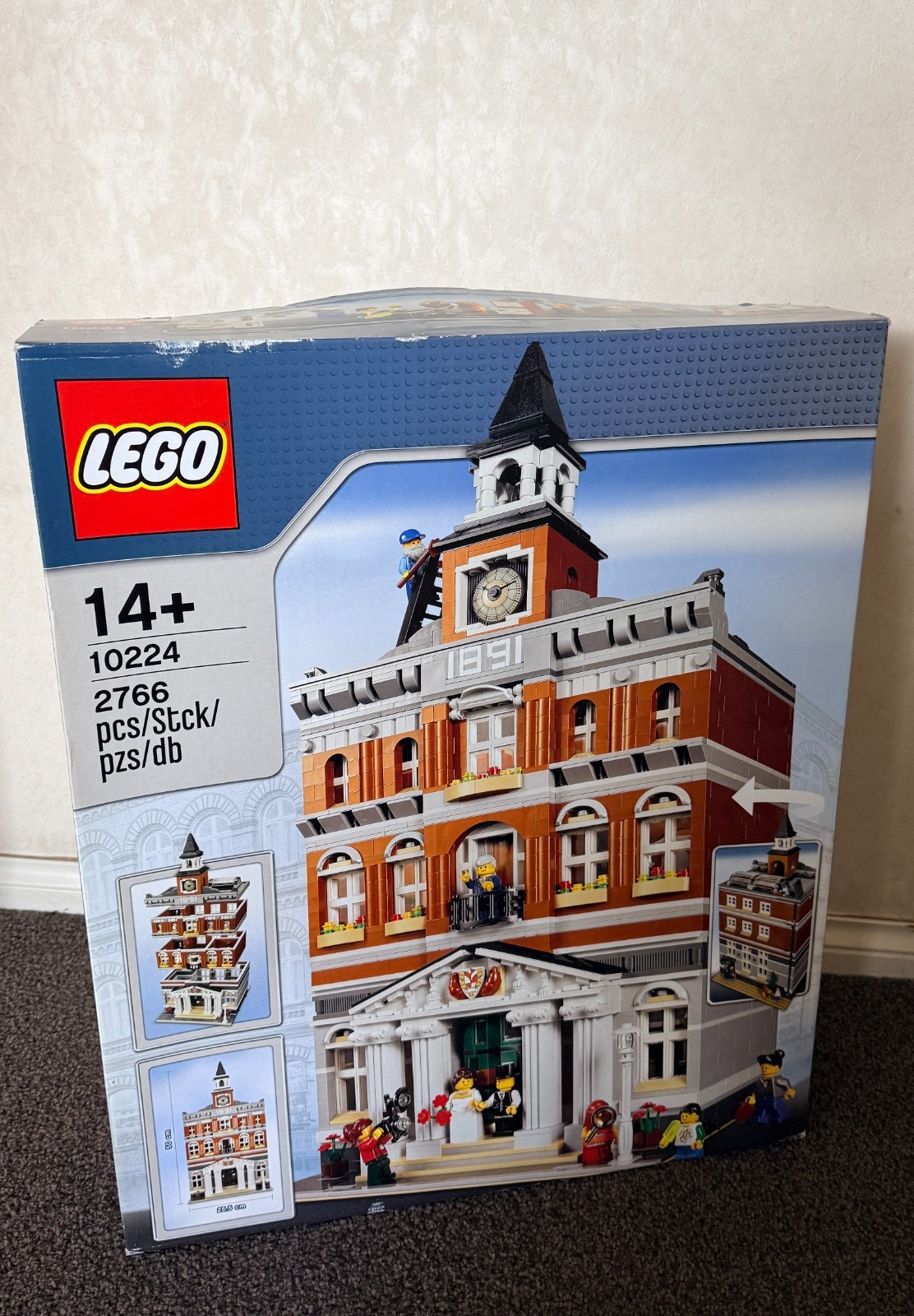 LEGO Creator Expert Town Hall 10224 NEW Sealed Retired Modular Building Rare LEGO Creator Expert Town Hall 10224 NEW Sealed Retired Modular Building Rare