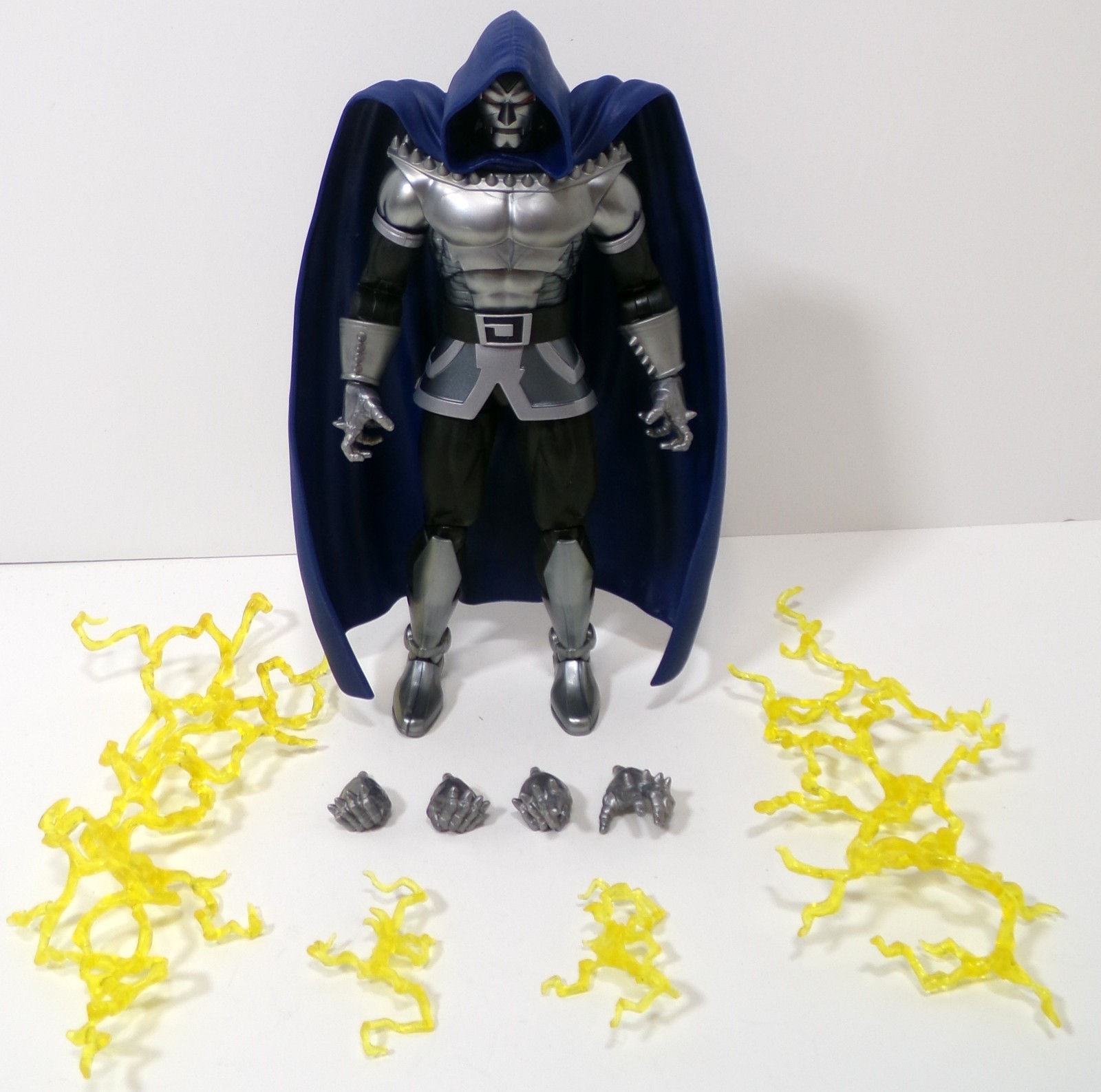 Marvel Legends MTG Super Heroes Doctor Doom 2099 6