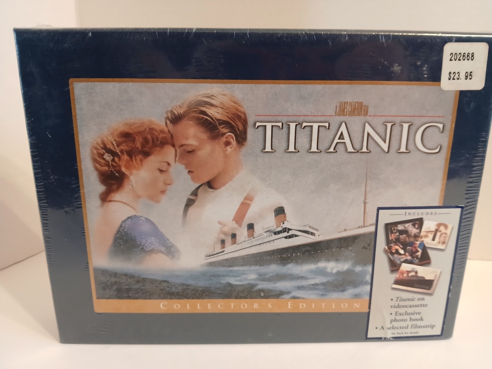 Vintage NIB 1997 Titanic Collector\'s edition VHS Gift Set Photo Book Vintage NIB 1997 Titanic Collector\'s edition VHS Gift Set Photo Book