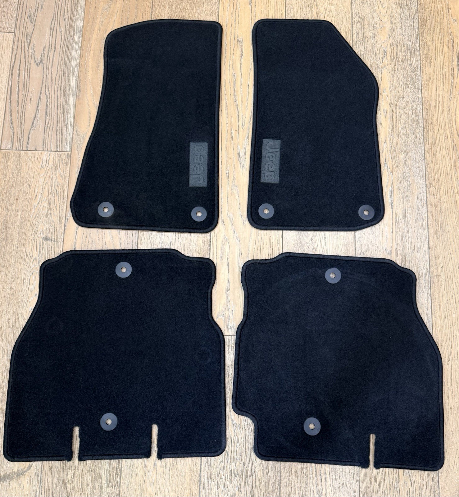 2018-2024 Jeep Wrangler JL 4dr OEM Carpet Floor Mats 6BR85TX7AB LIKE NEW