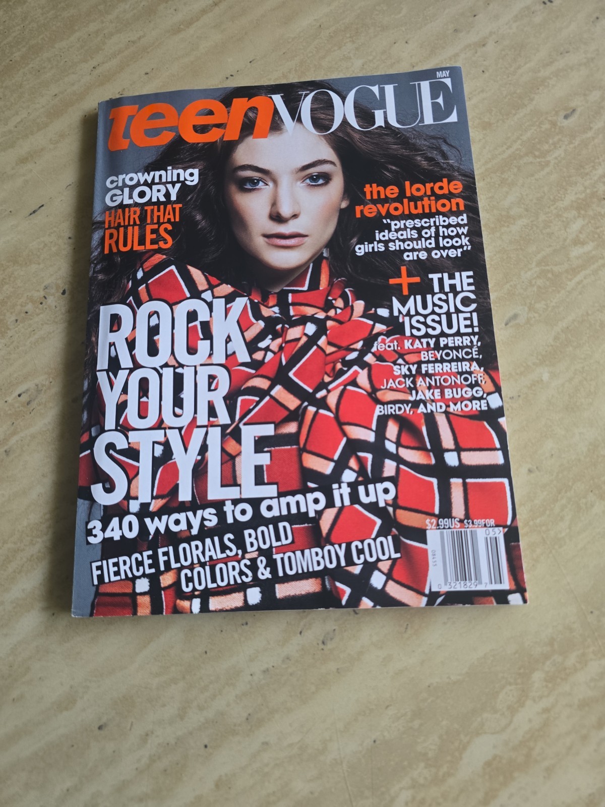 Teen Vogue Magazine Lorde May 2014 Original Publication Out of Print