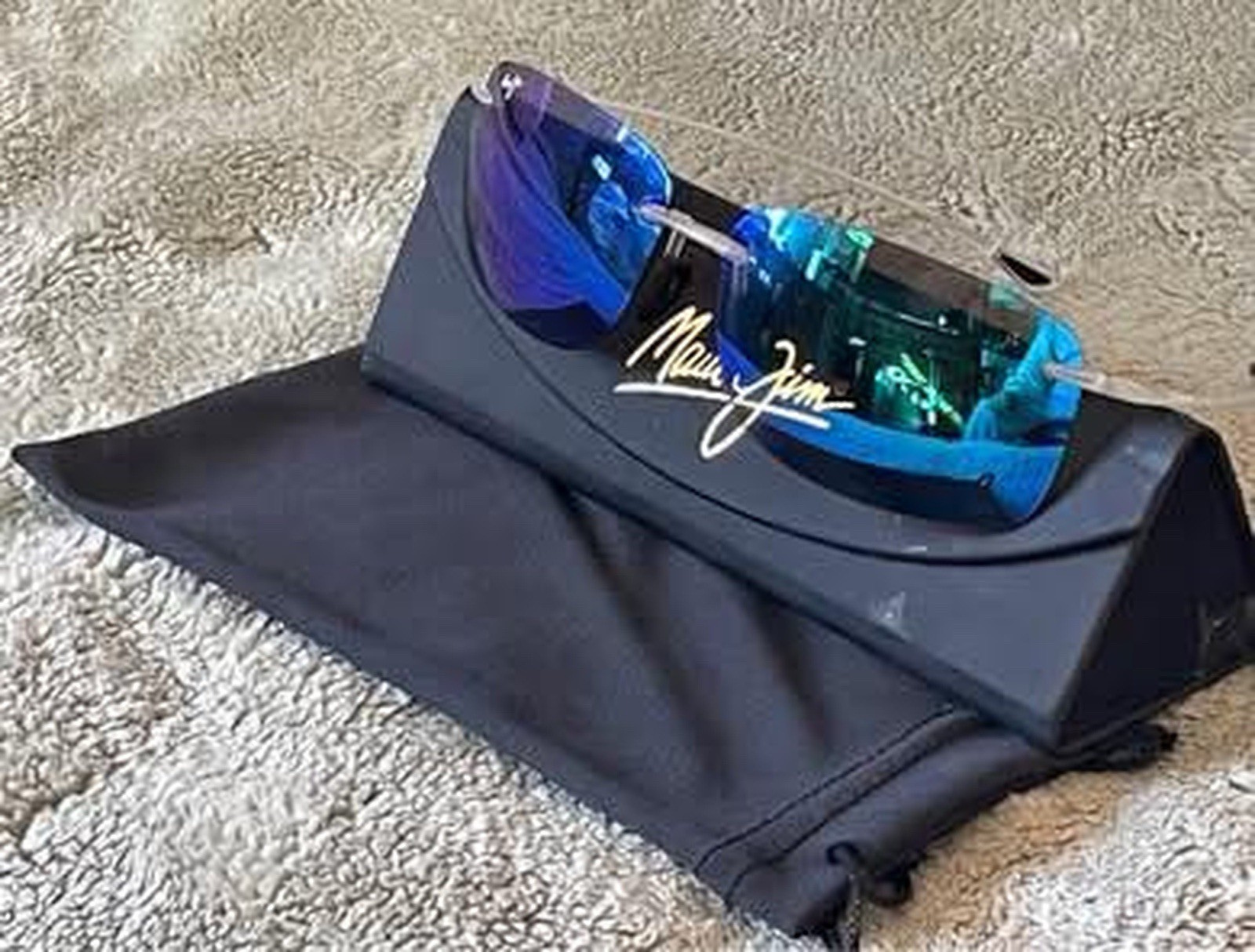 Men’s Maui Jim Ho’okipa B407-11 Transparent Gray Frames ~ Blue Hawaii Mirror. Men’s Maui Jim Ho’okipa B407-11 Transparent Gray Frames ~ Blue Hawaii Mirror.