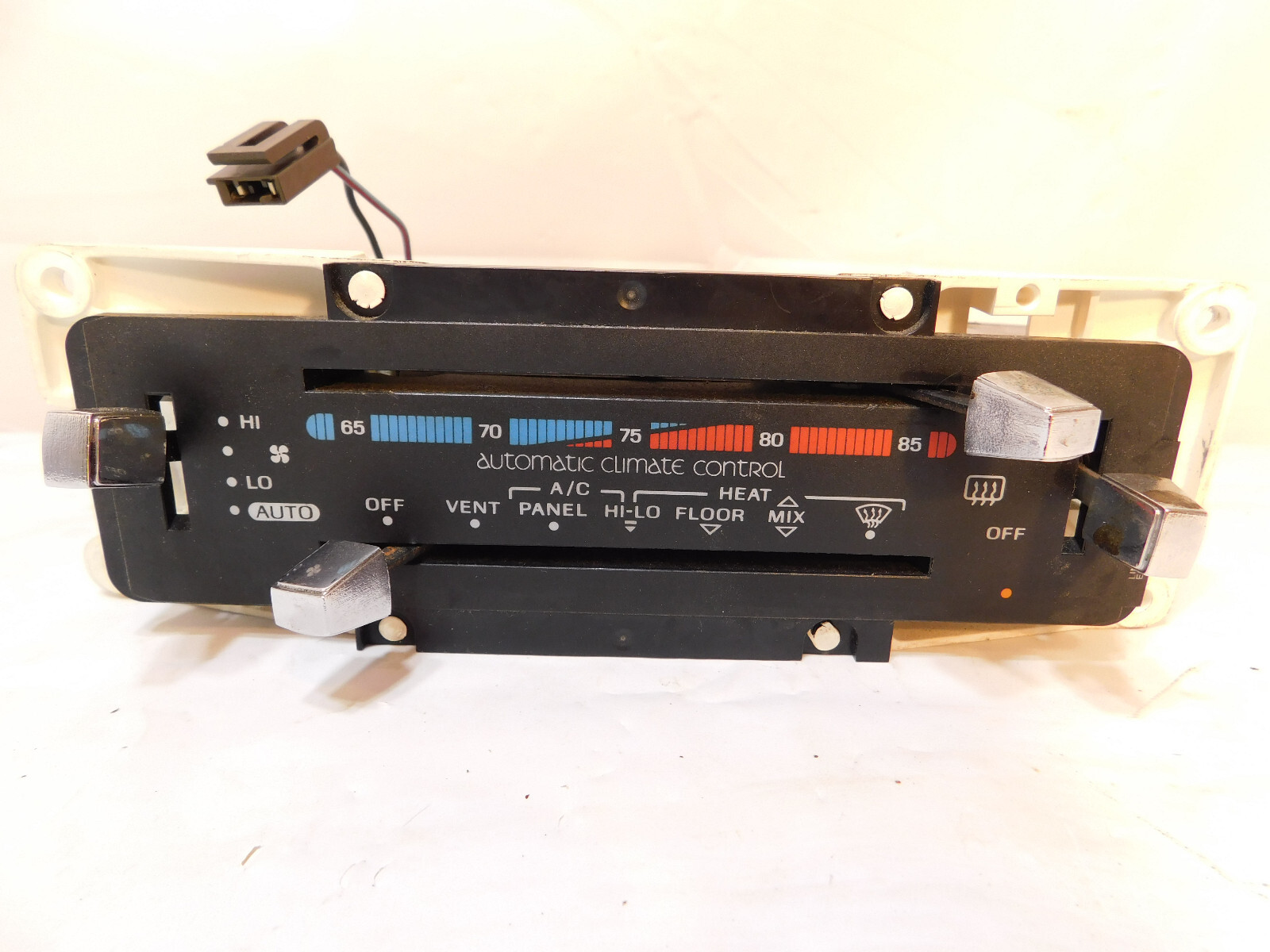 1986-1989 Ford LTD Crown Victoria Climate Temp Control Switch Heater A/C Switch