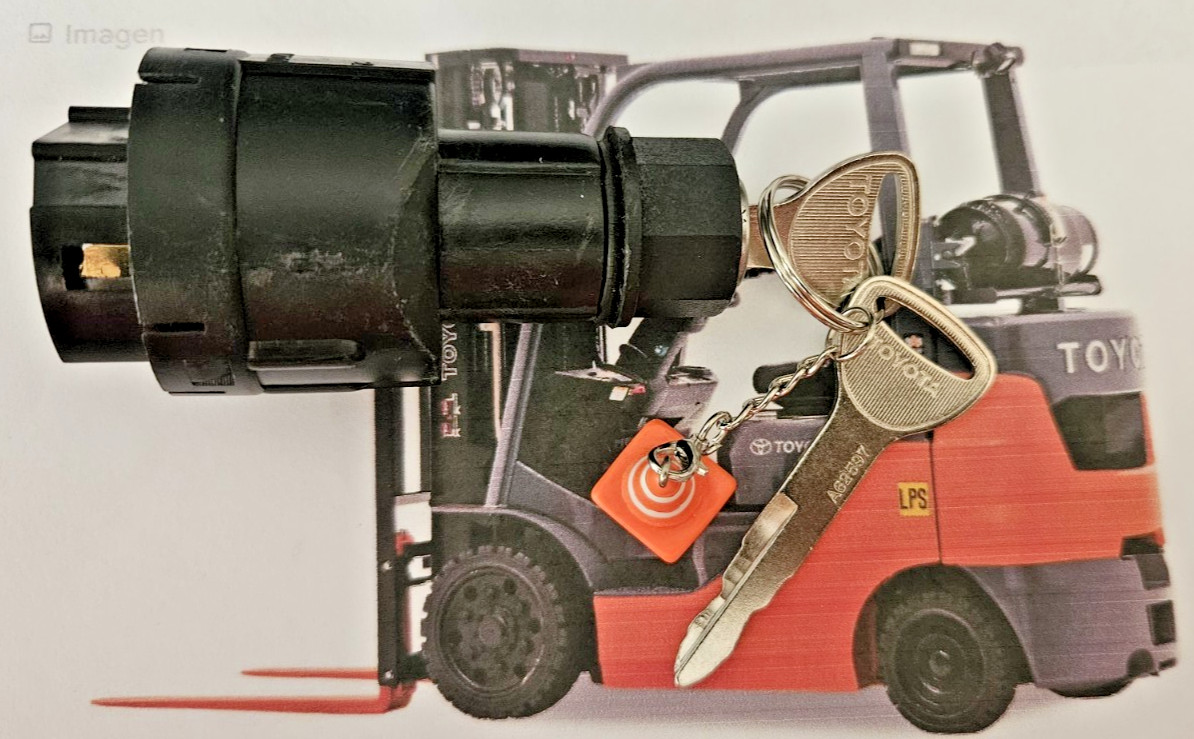 TOYOTA FORKLIFT 57590-23343-71 Ignition Key Switch OEM PART