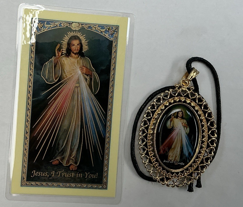 Medal Of The Chaplet Of Divine Mercy And Holy Card Of The Divine Mercy Medal Of The Chaplet Of Divine Mercy And Holy Card Of The Divine Mercy
