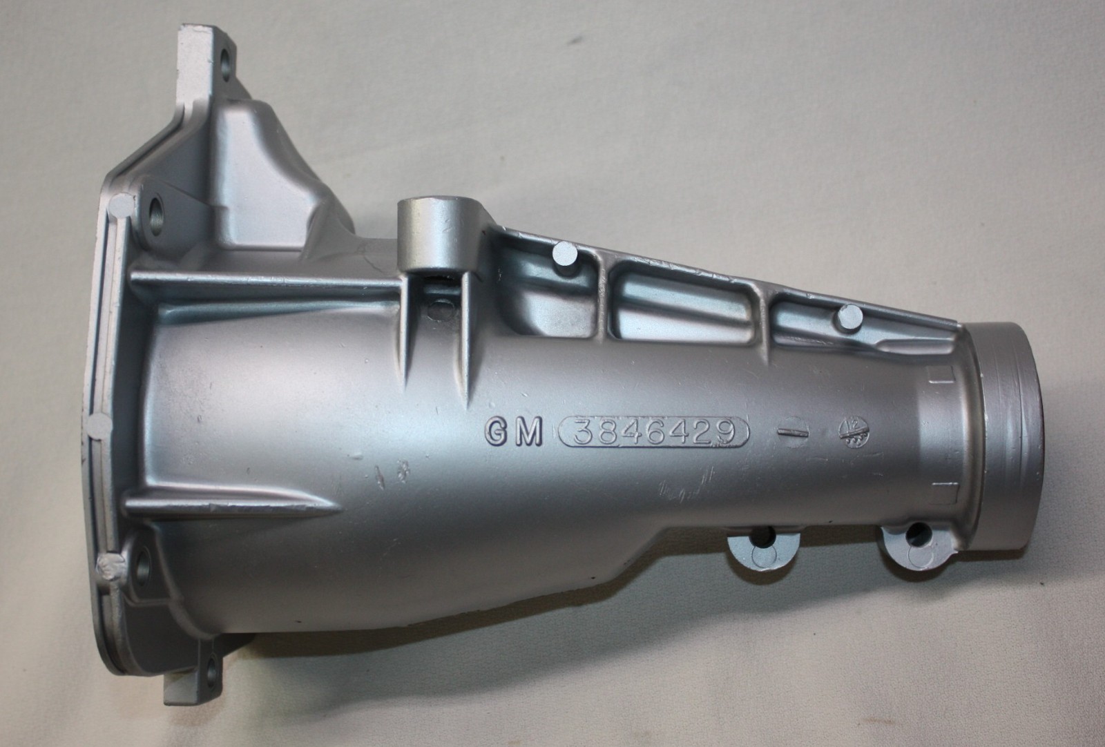 GM Muncie Tailshaft Housing 3846429 1964-65 Chevelle Impala M20 M21 M22