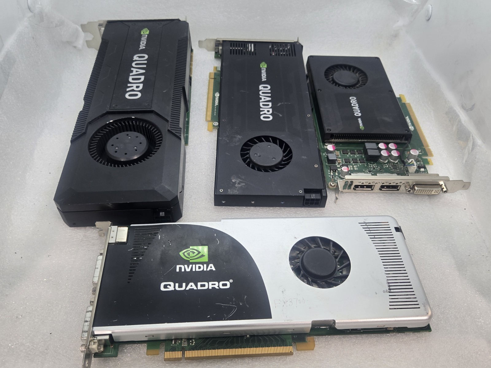 Bundle of 4 NVIDIA Quadro Graphics Cards UNTESTED FAST  c