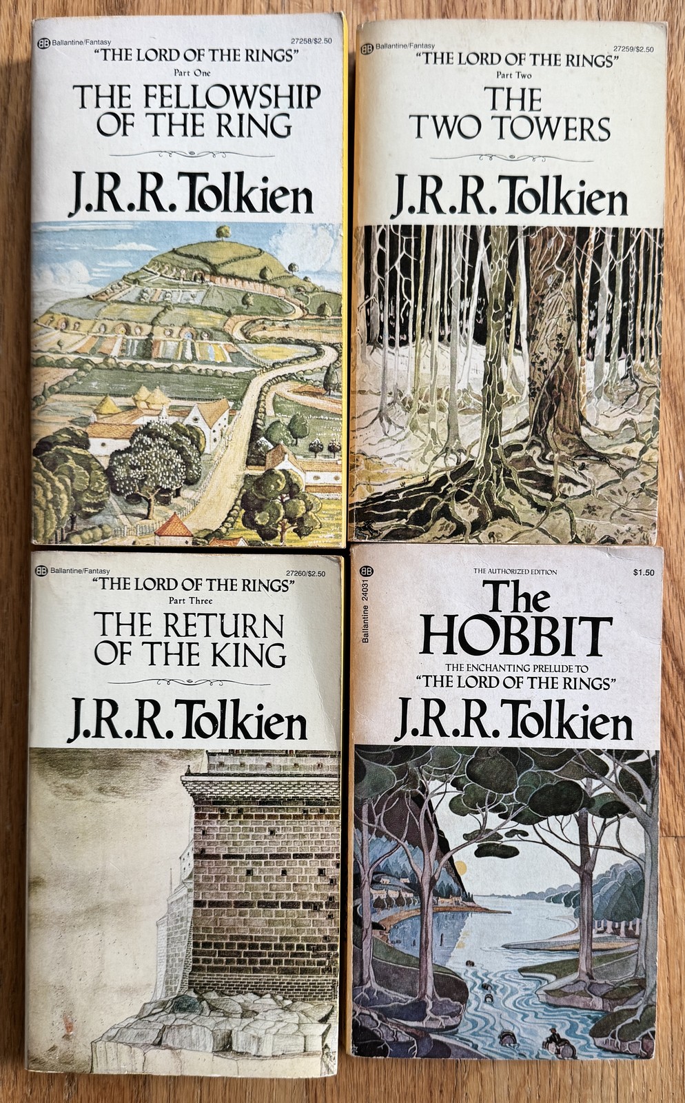 Complete Set LORD OF THE RINGS J. R. R. Tolkien Lot 4 Vintage 1970s Paperbacks Complete Set LORD OF THE RINGS J. R. R. Tolkien Lot 4 Vintage 1970s Paperbacks