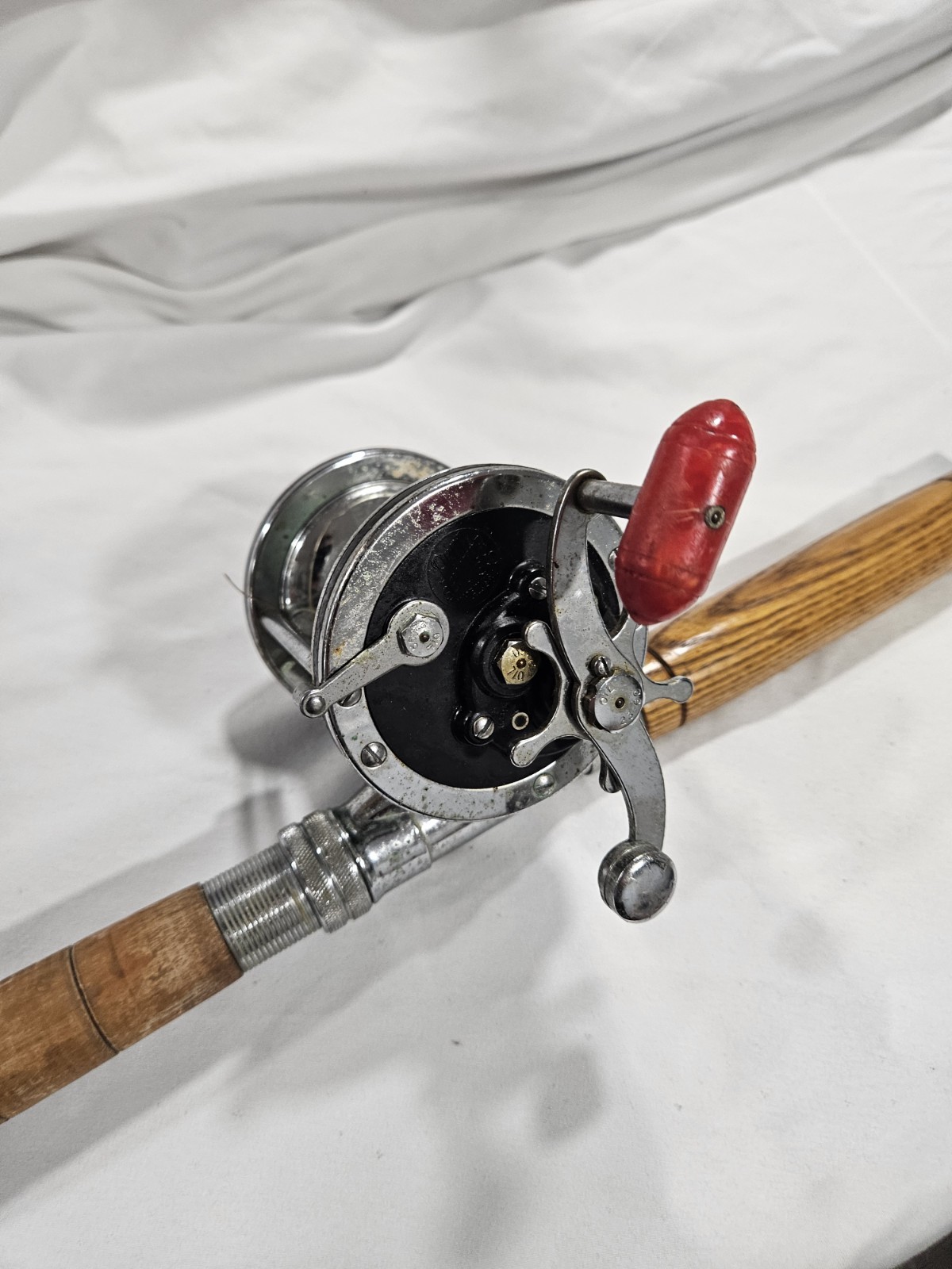 Vintage Penn Senator 3/0 Game Fish Reel Made in USA Red Torpedo Grip Vintage Penn Senator 3/0 Game Fish Reel Made in USA Red Torpedo Grip
