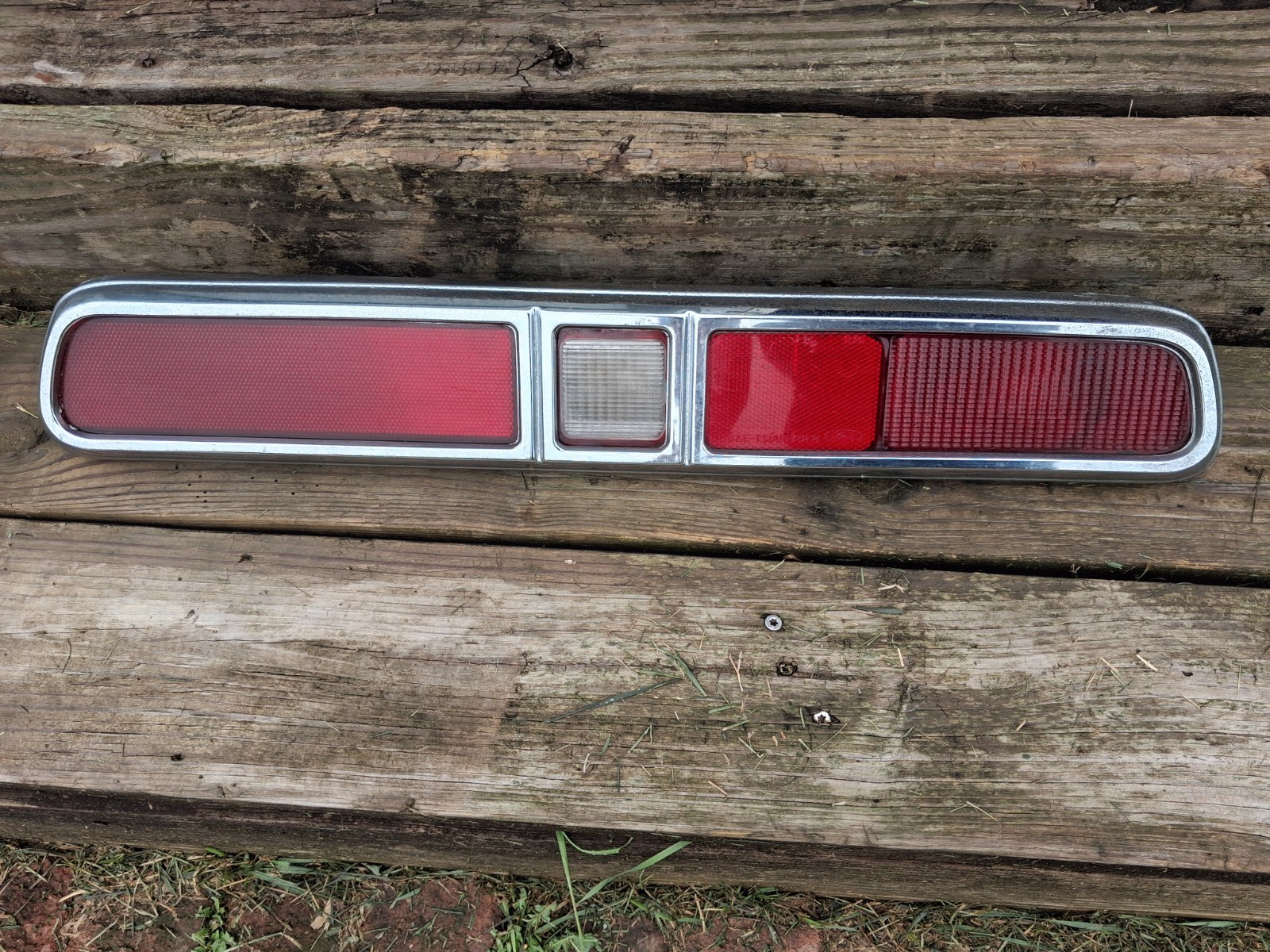 1975-1978 MERCURY BOBCAT RIGHT REAR TAIL LIGHT ASSEMBLY ORIGINAL OEM 1975-1978 MERCURY BOBCAT RIGHT REAR TAIL LIGHT ASSEMBLY ORIGINAL OEM