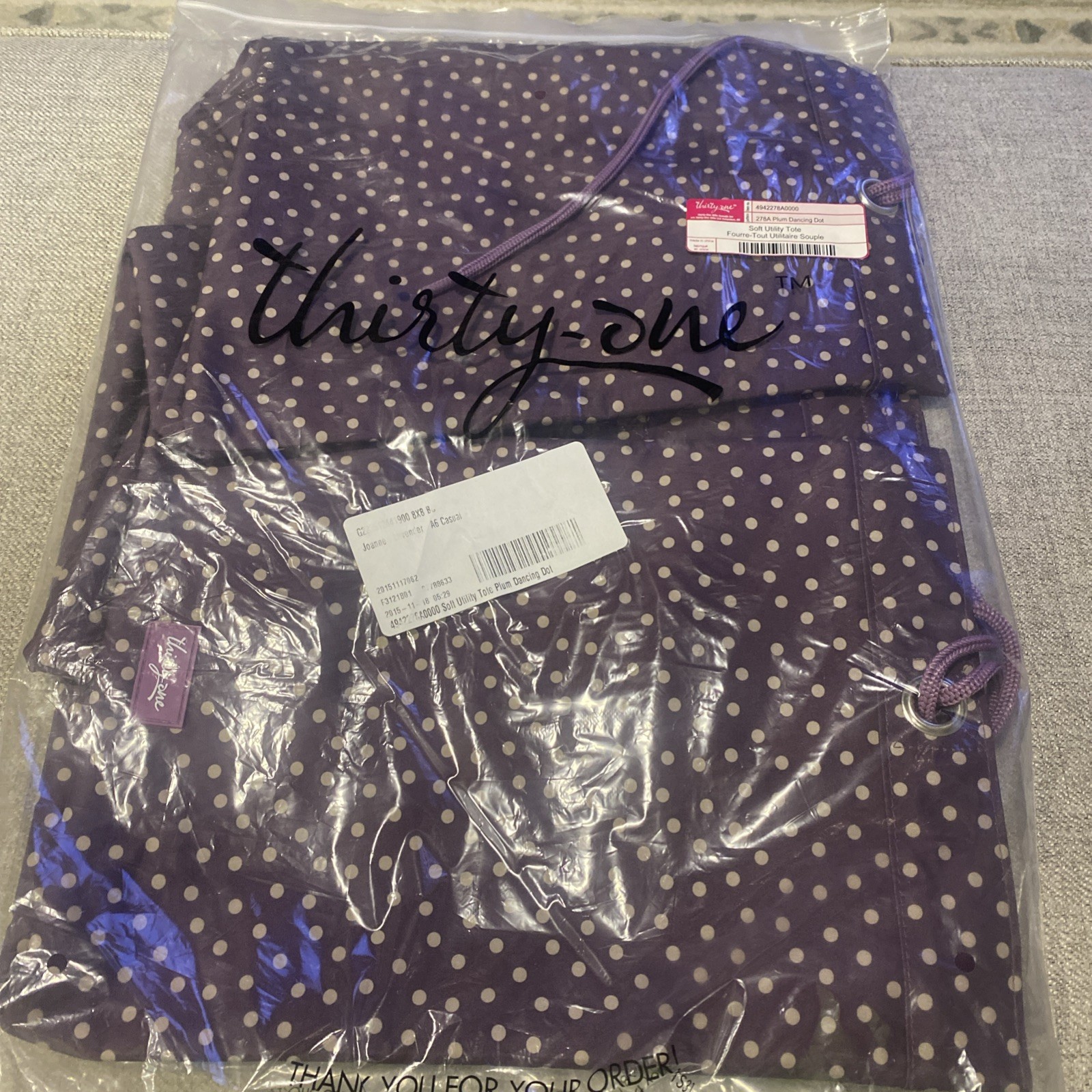 NEW IN BAG THIRTY-ONE 4942278A0000 278A PLUM DANCING DOT SOFT LARGE UTILITY TOTE NEW IN BAG THIRTY-ONE 4942278A0000 278A PLUM DANCING DOT SOFT LARGE UTILITY TOTE