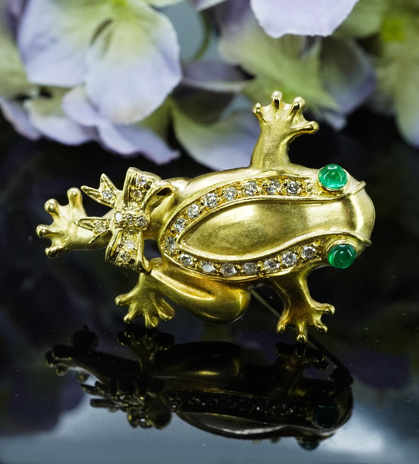 Vintage  18K Gold  15.7gr  Diamond Emerald Frog Bow Brooch Huge Heavy