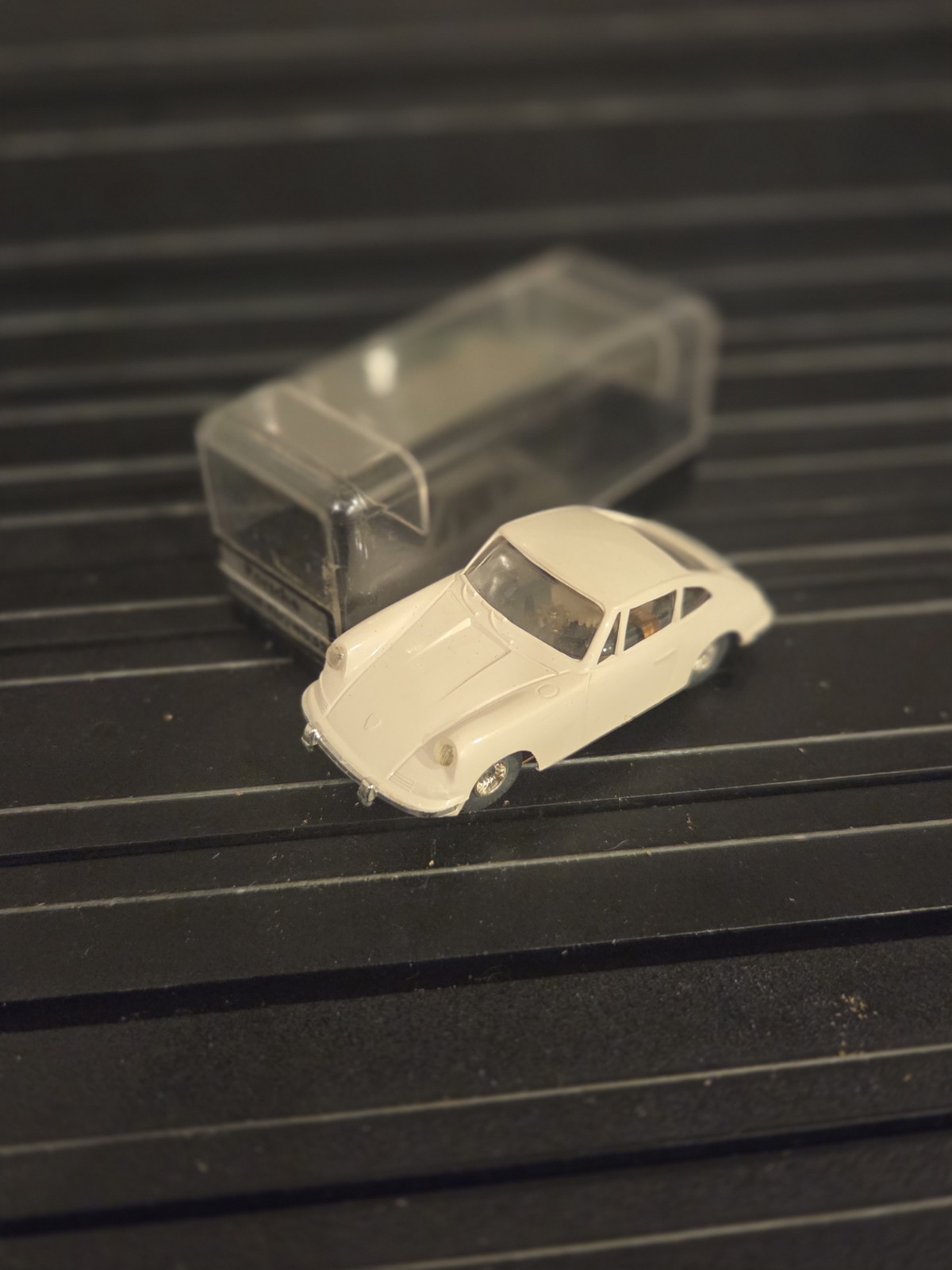 Faller Porsche 911 White HO Slot Car Faller Porsche 911 White HO Slot Car