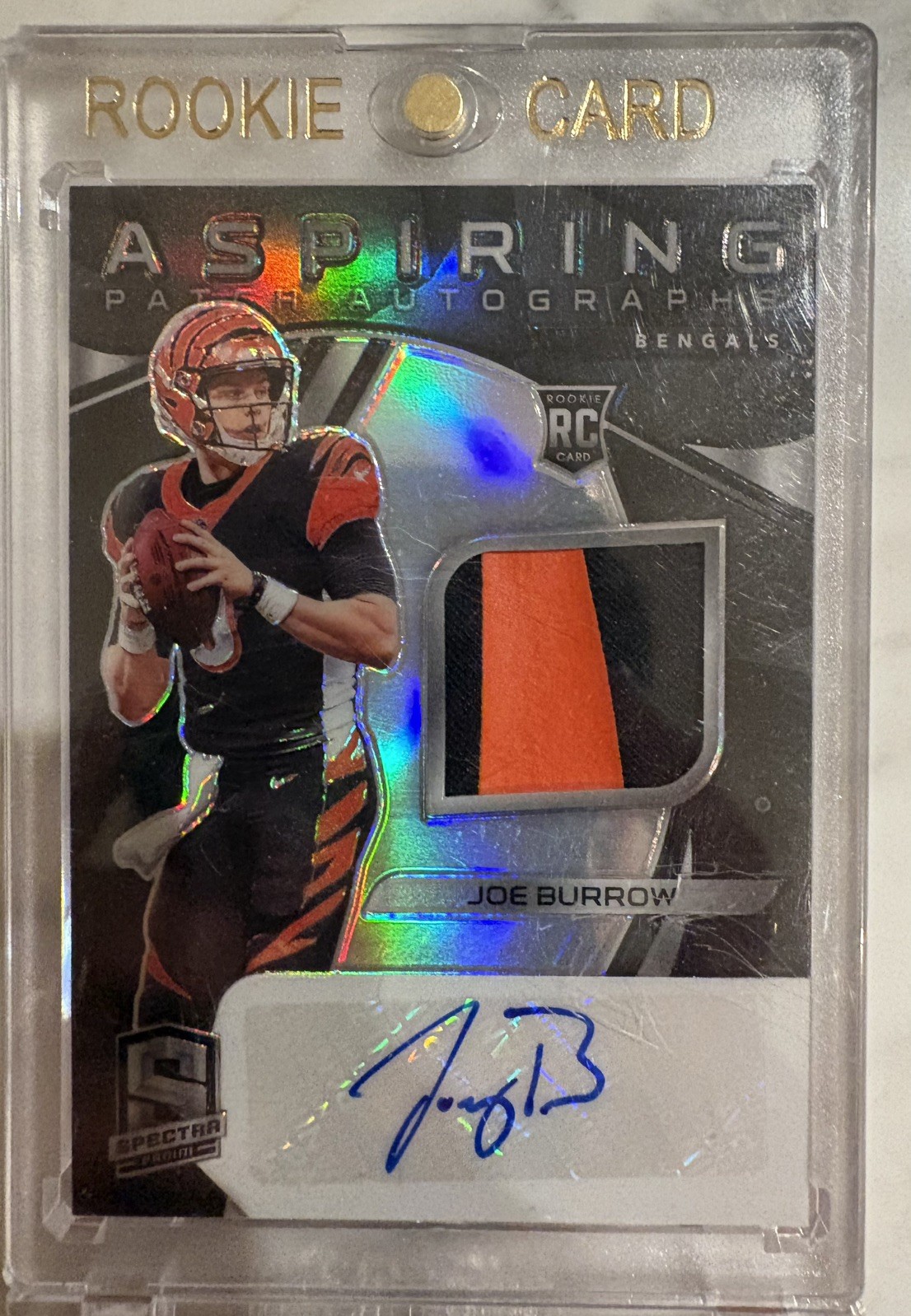 2020 Panini Spectra - Aspiring Patch Auto Joe Burrow #1 Hyper Prizm /35 RPA RC